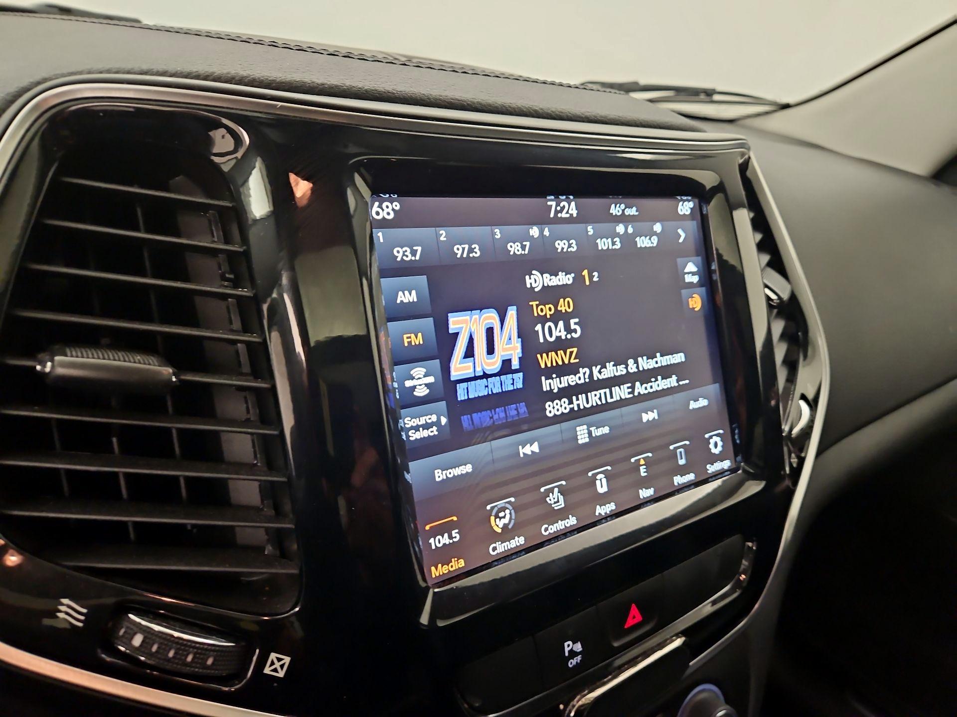 Thumbnail: 2020 Jeep Cherokee - 16