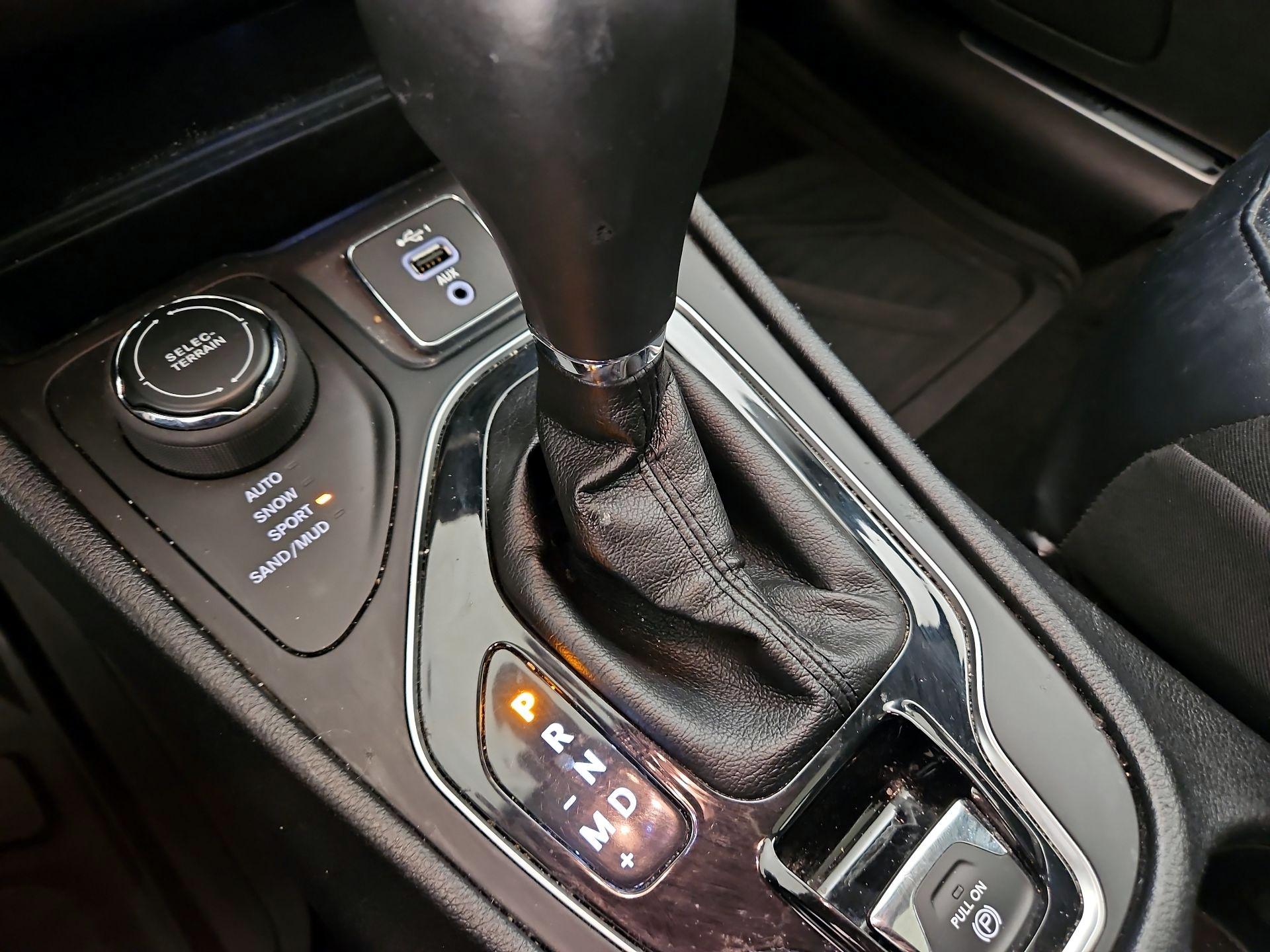 Thumbnail: 2020 Jeep Cherokee - 18