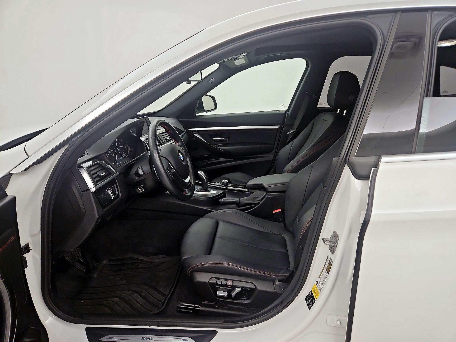 Thumbnail: 2018 BMW 3 Series - 11