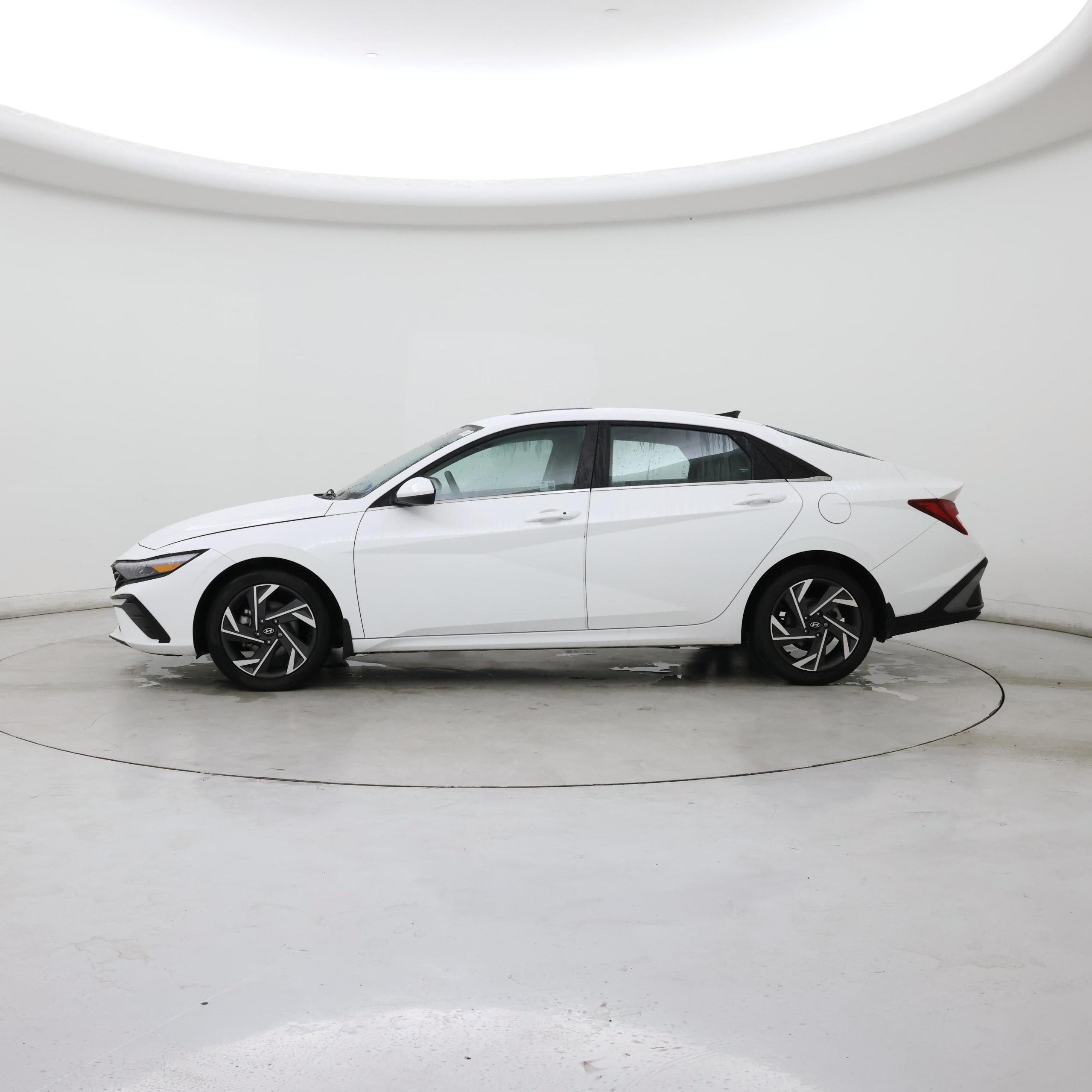 Thumbnail: 2024 Hyundai Elantra - 3