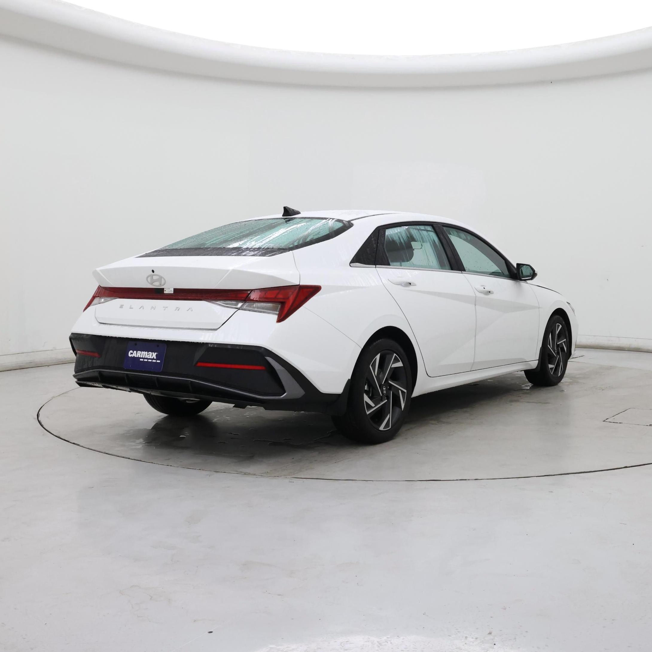 Thumbnail: 2024 Hyundai Elantra - 8