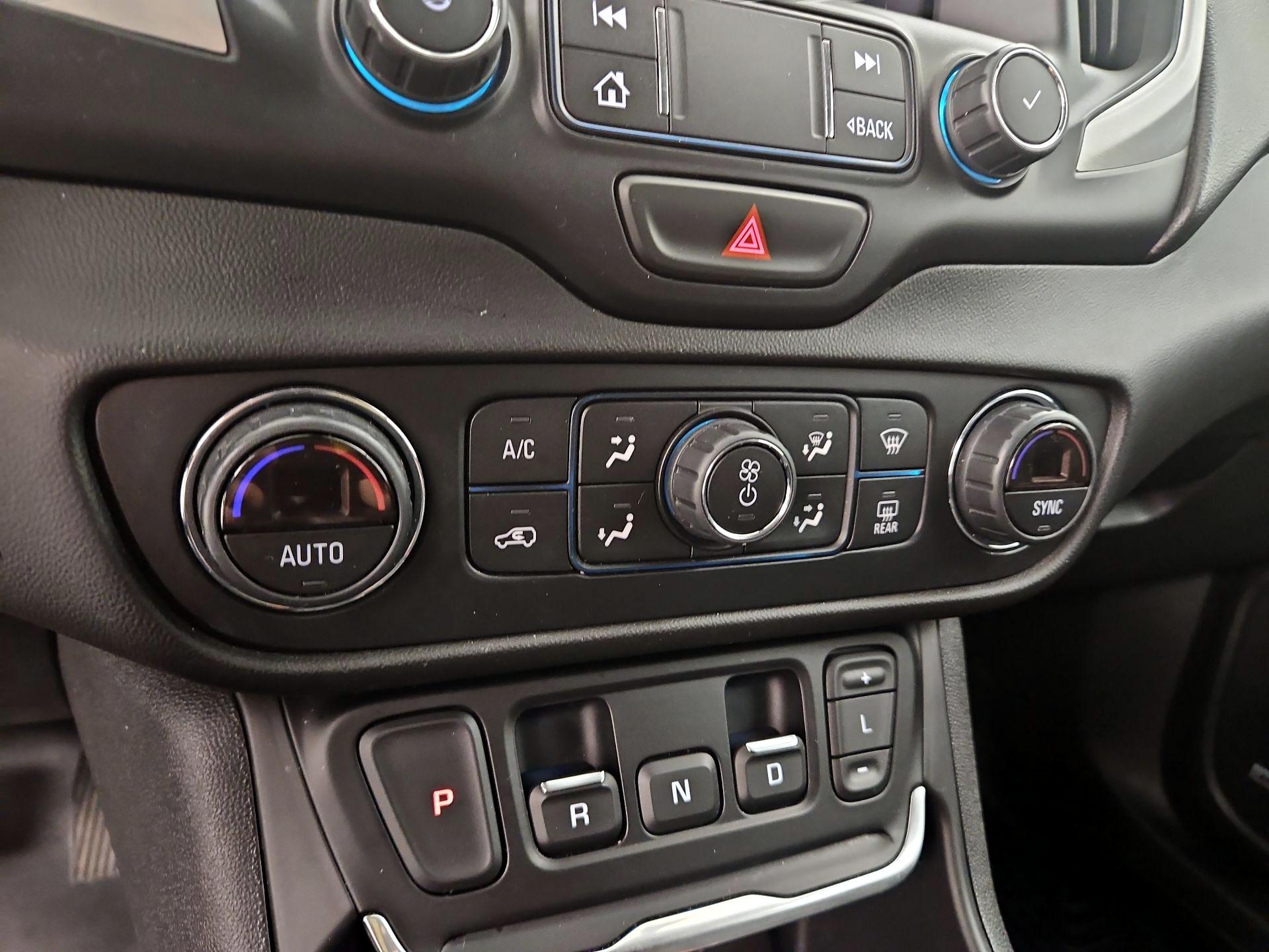 Thumbnail: 2020 GMC Terrain - 17