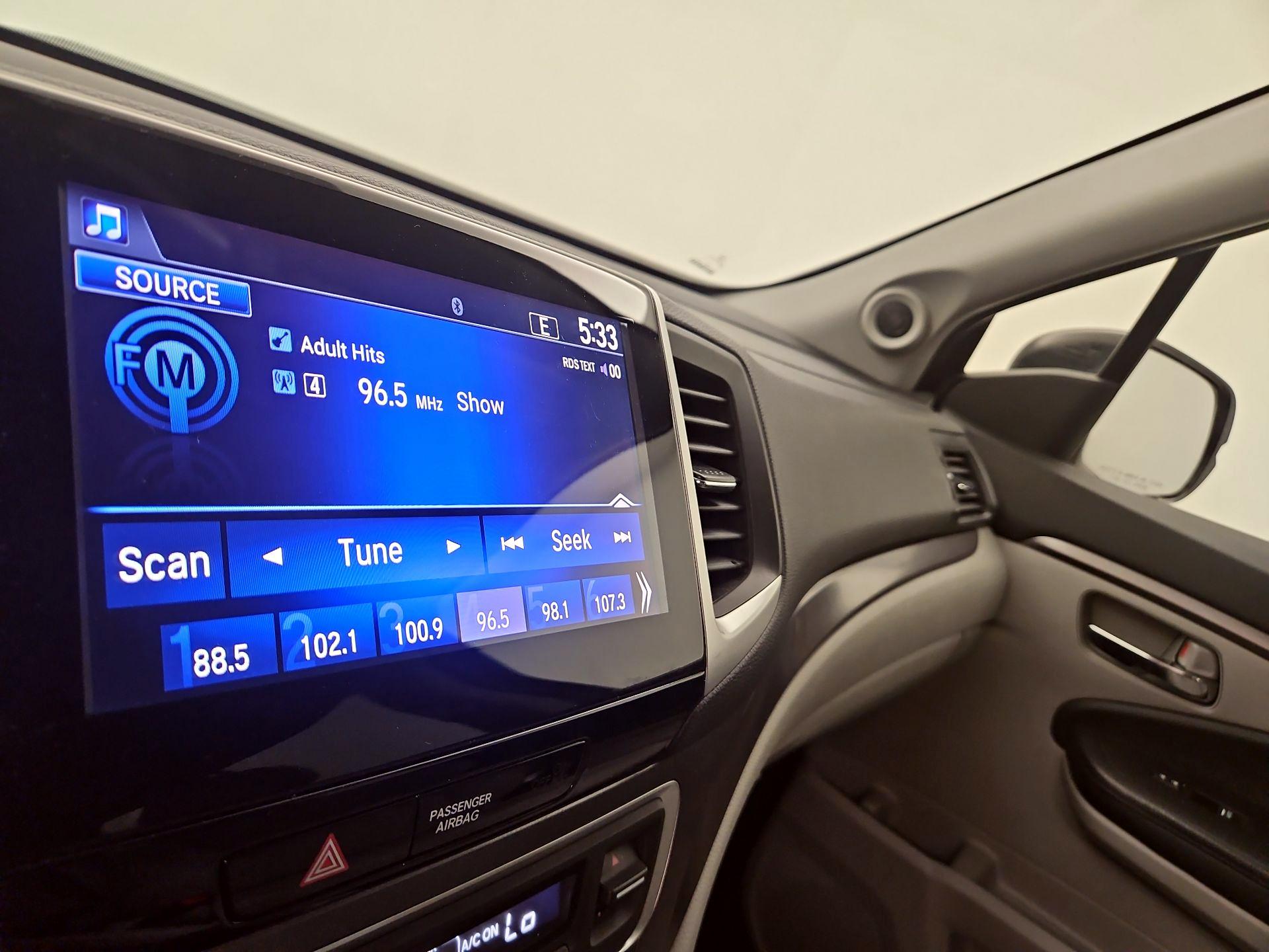 Thumbnail: 2018 Honda Pilot - 15