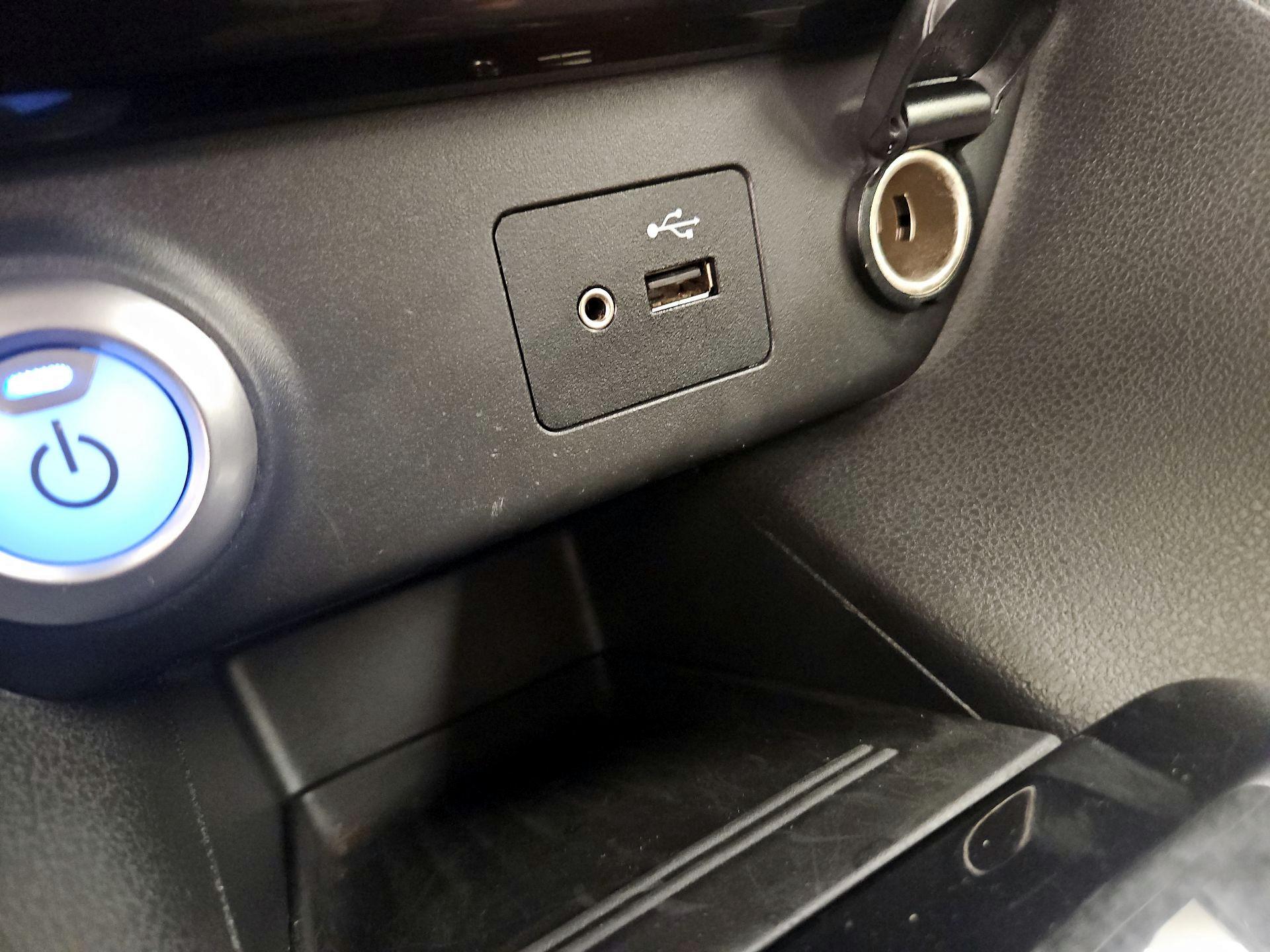 Thumbnail: 2019 Nissan Leaf - 19