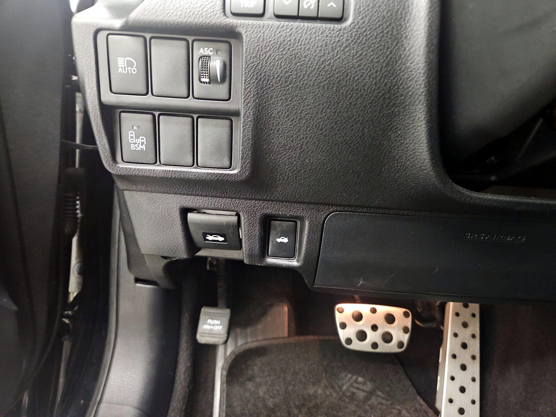 Thumbnail: 2018 Lexus IS - 13