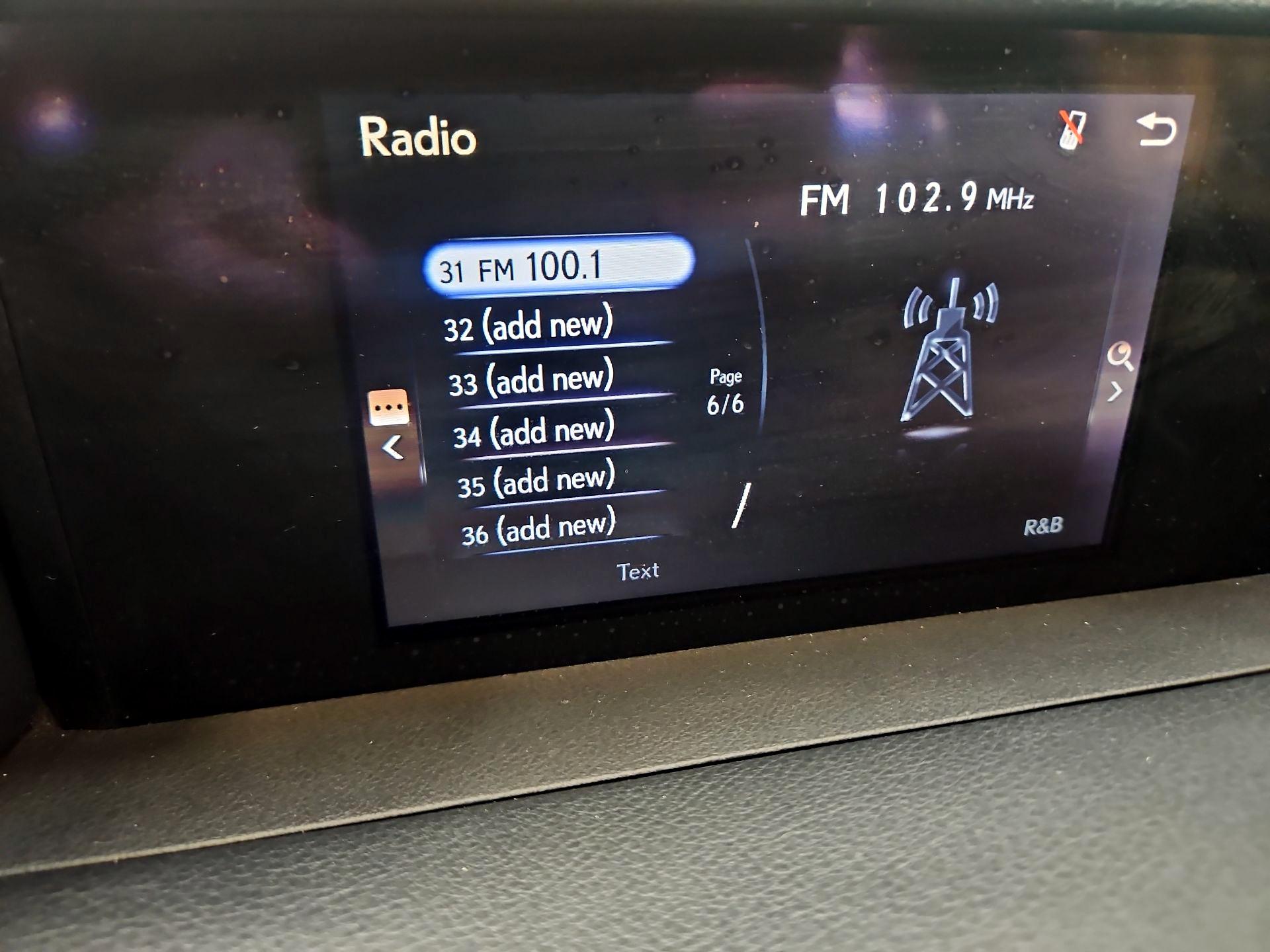 Thumbnail: 2018 Lexus IS - 15