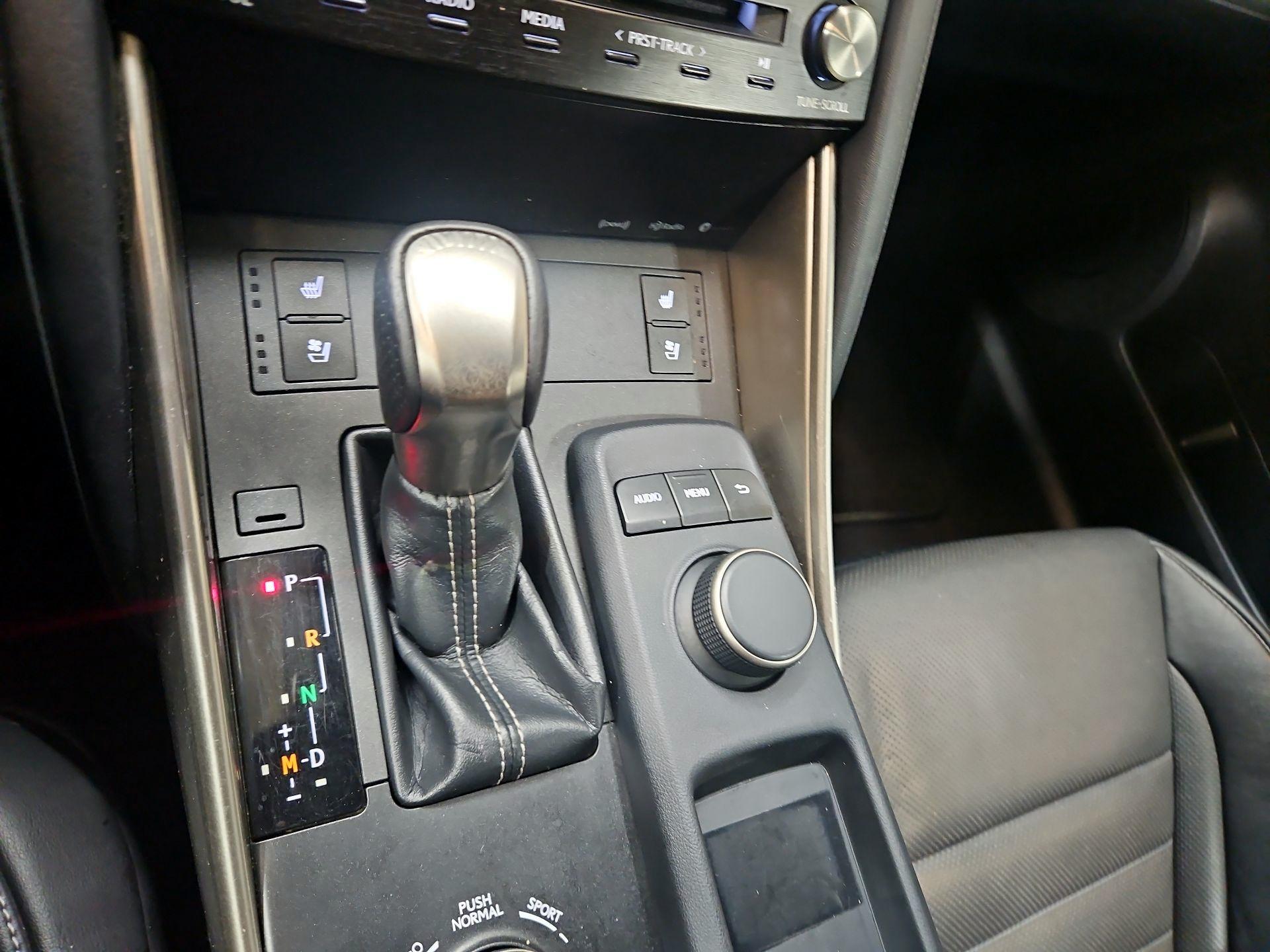 Thumbnail: 2018 Lexus IS - 17