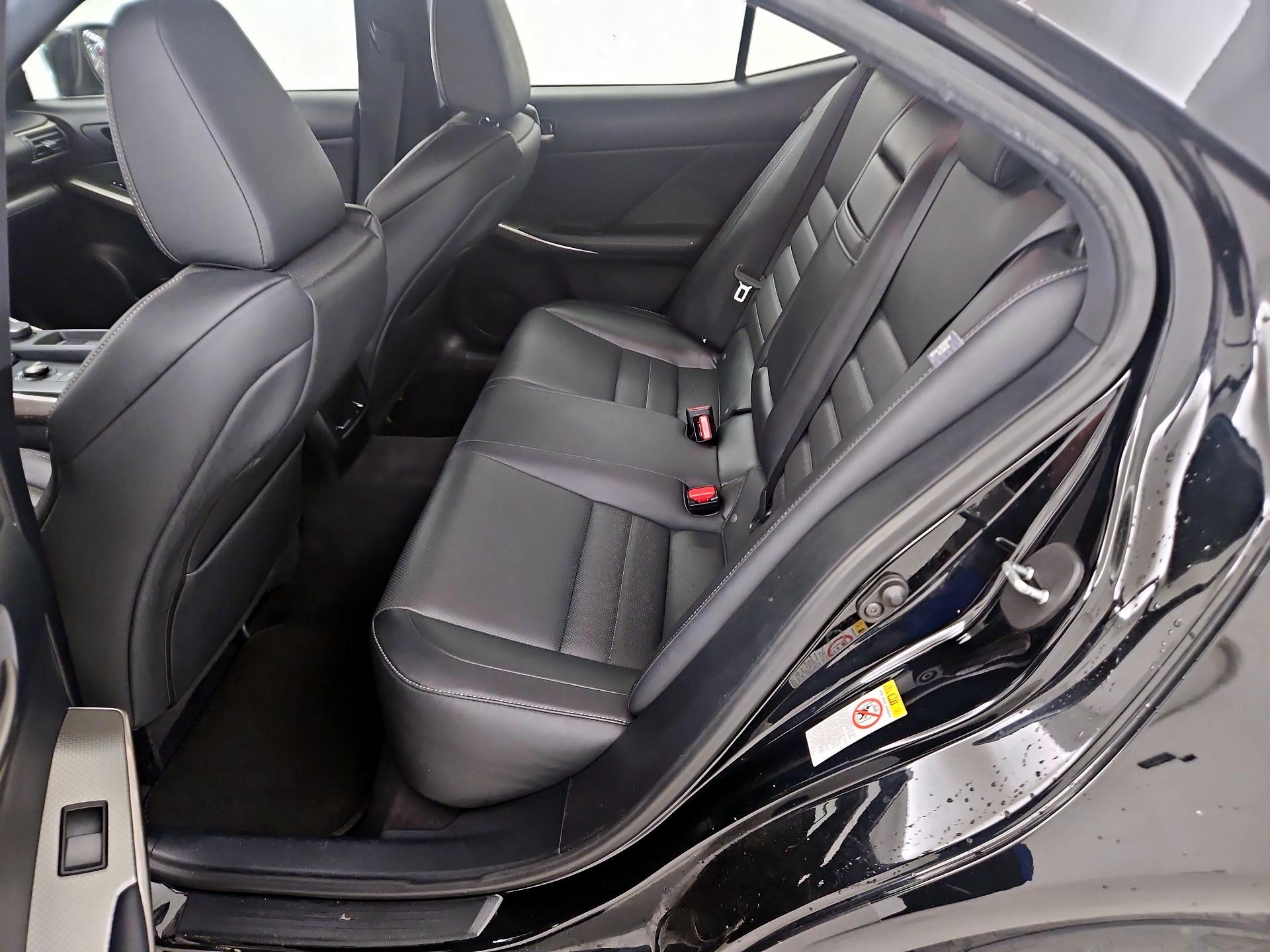 Thumbnail: 2018 Lexus IS - 18