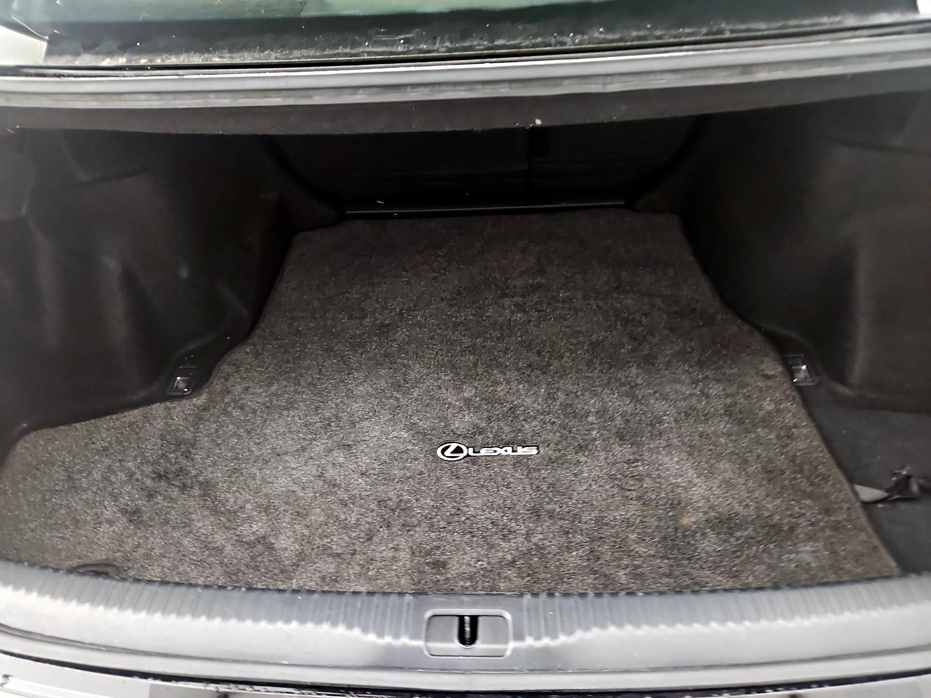 Thumbnail: 2018 Lexus IS - 19