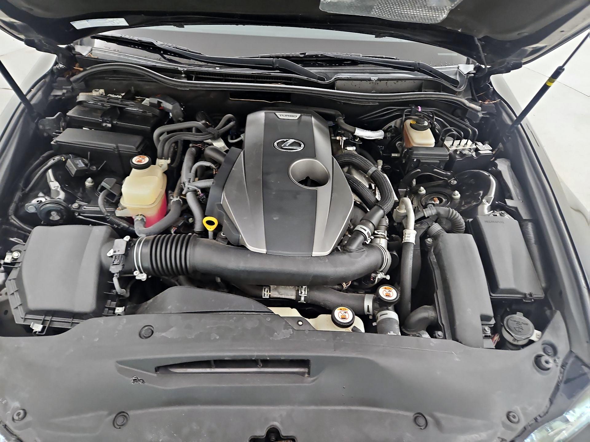 Thumbnail: 2018 Lexus IS - 20