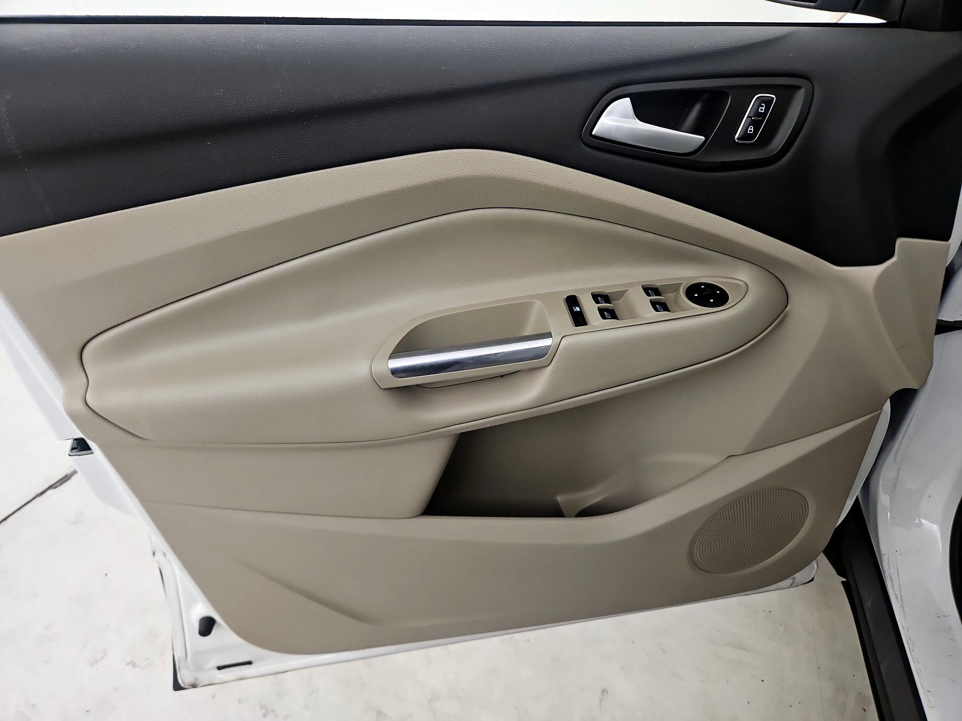 Thumbnail: 2016 Ford Escape - 12