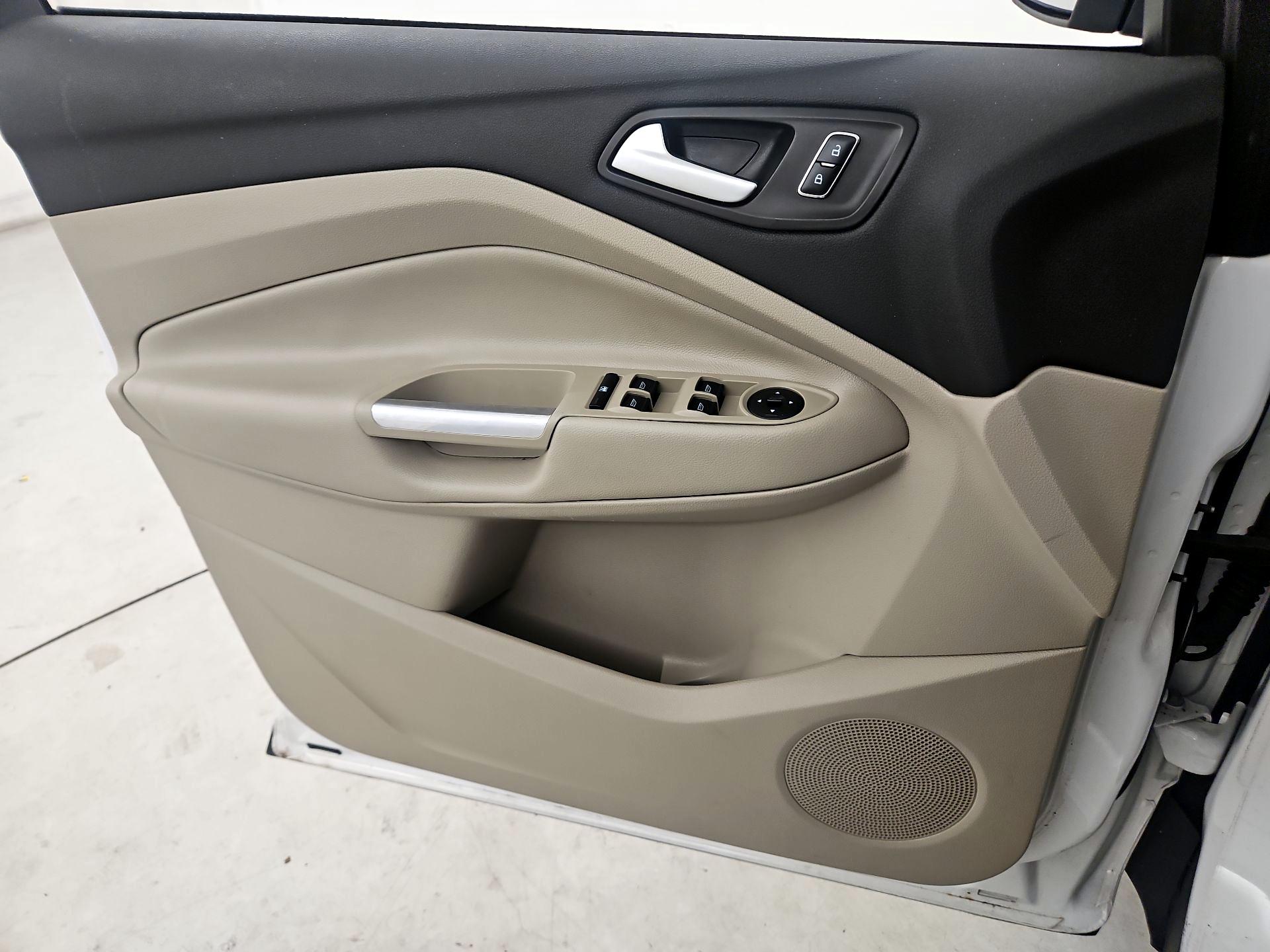 Thumbnail: 2016 Ford Escape - 14