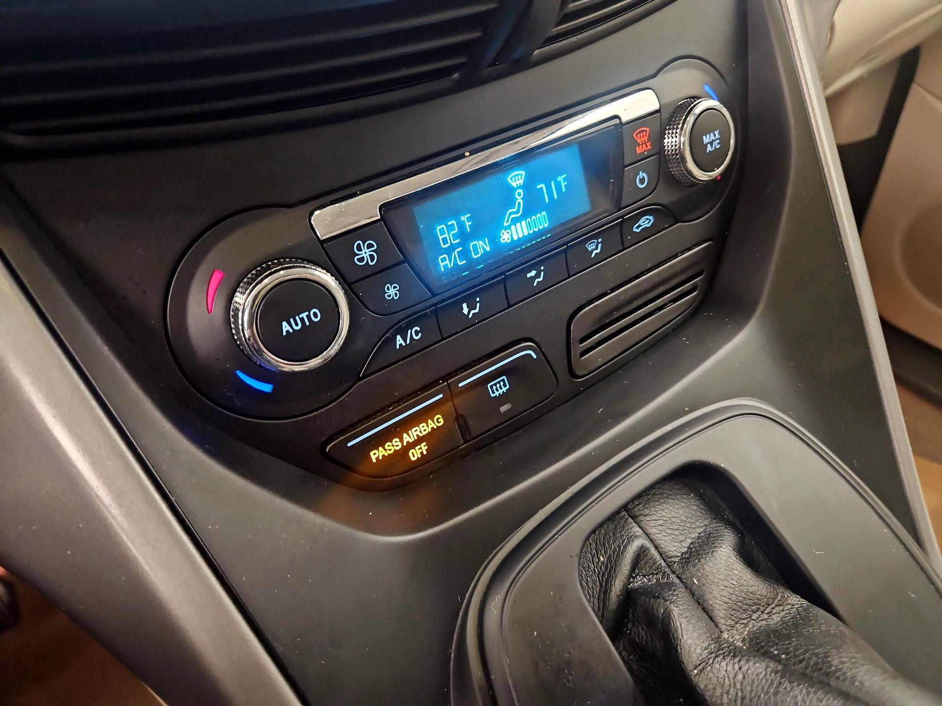 Thumbnail: 2016 Ford Escape - 17