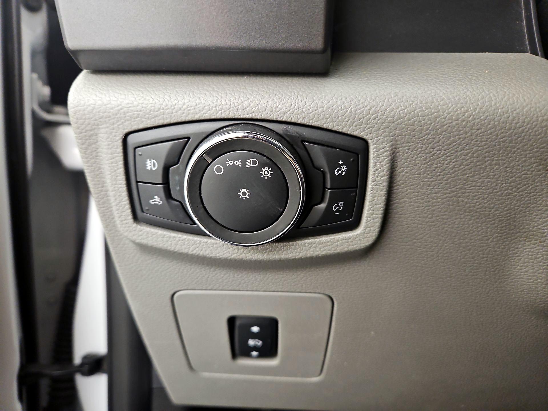 Thumbnail: 2016 Ford F-150 - 13