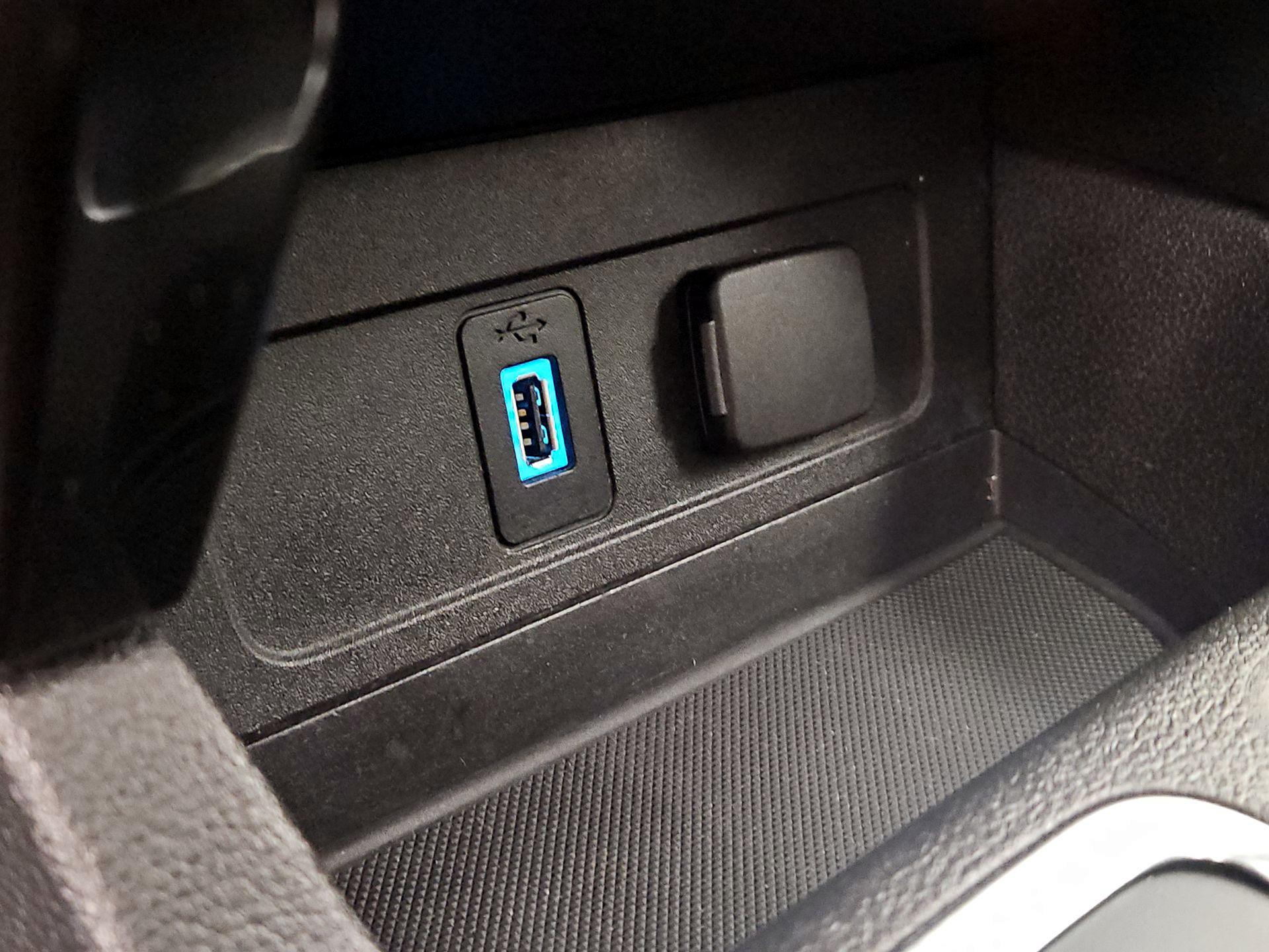 Thumbnail: 2019 Ford Escape - 19