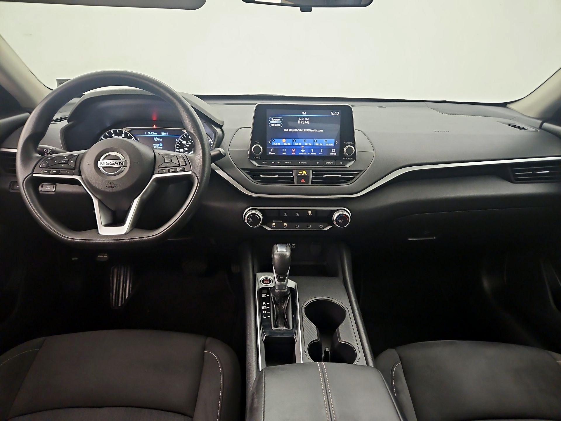 Thumbnail: 2020 Nissan Altima - 9