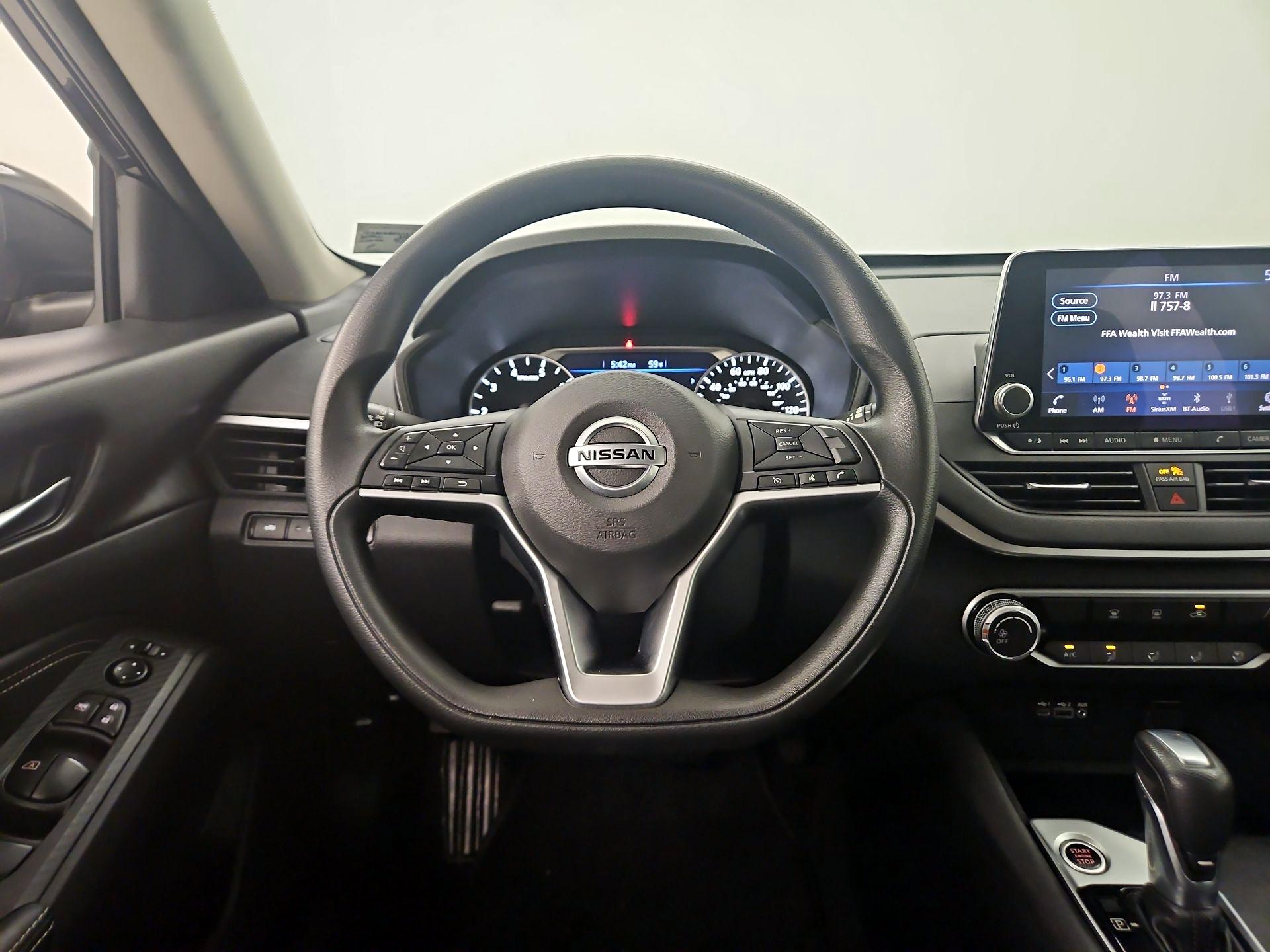 Thumbnail: 2020 Nissan Altima - 10