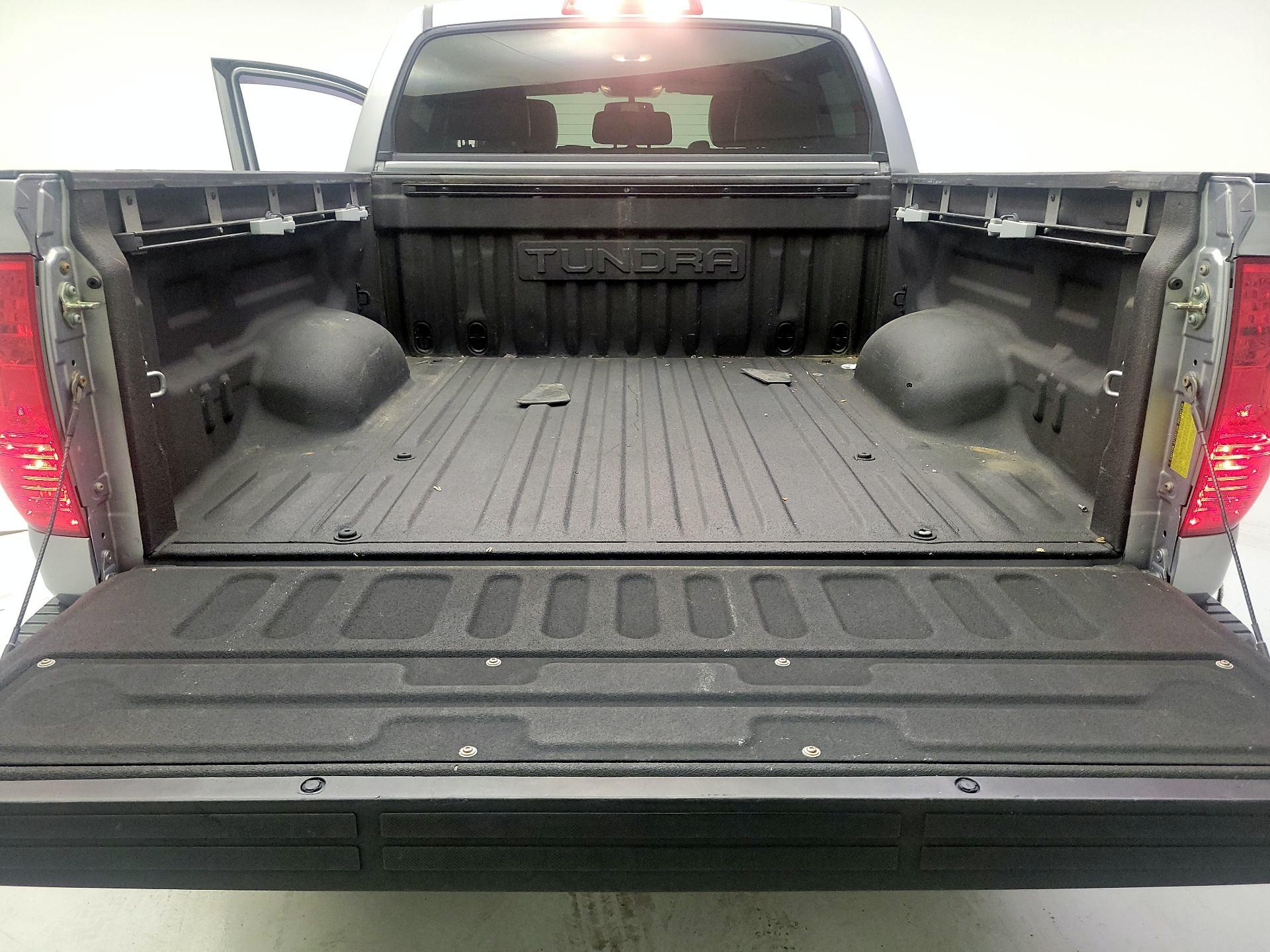 Thumbnail: 2015 Toyota Tundra - 20