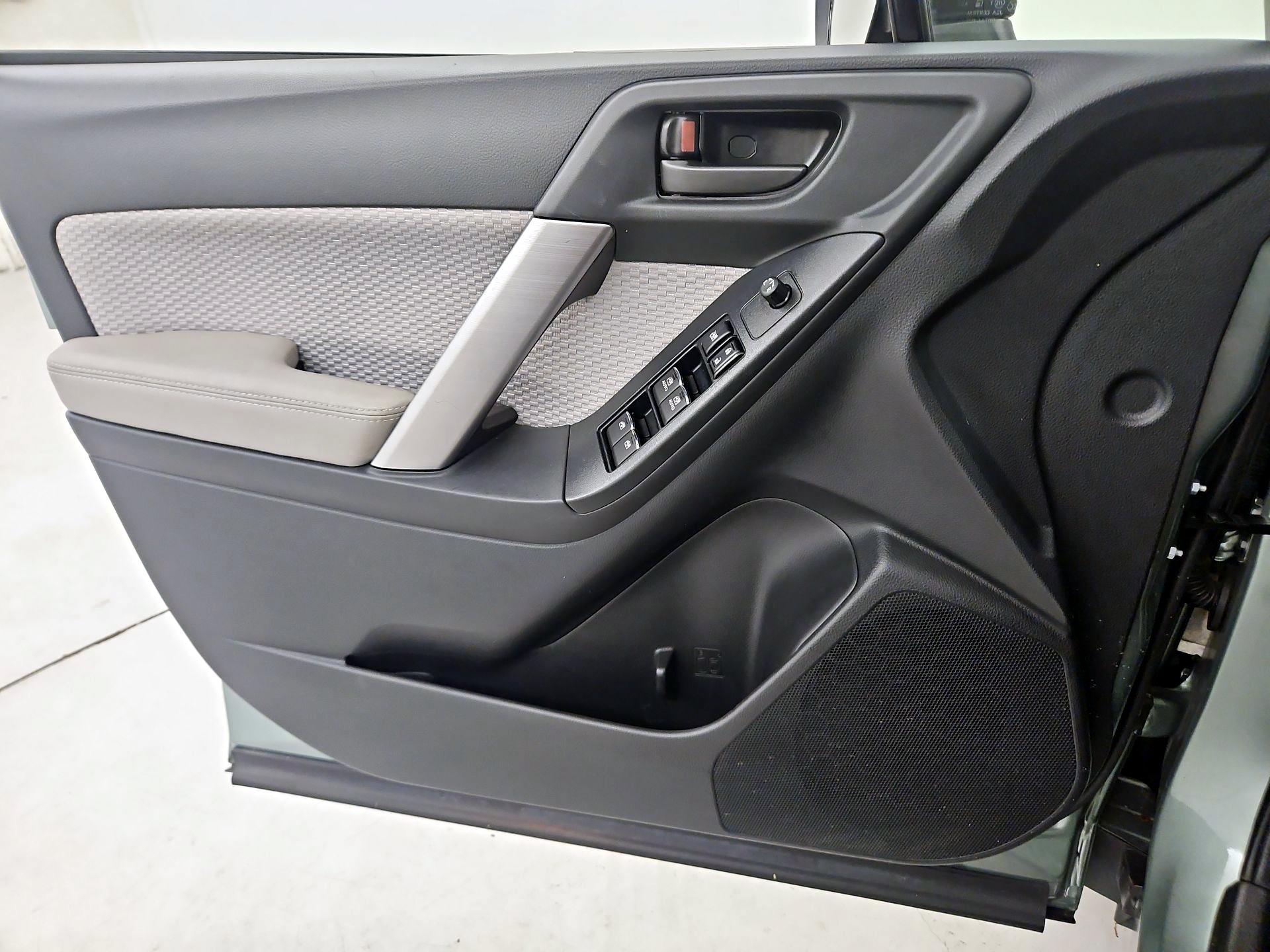 Thumbnail: 2017 Subaru Forester - 12
