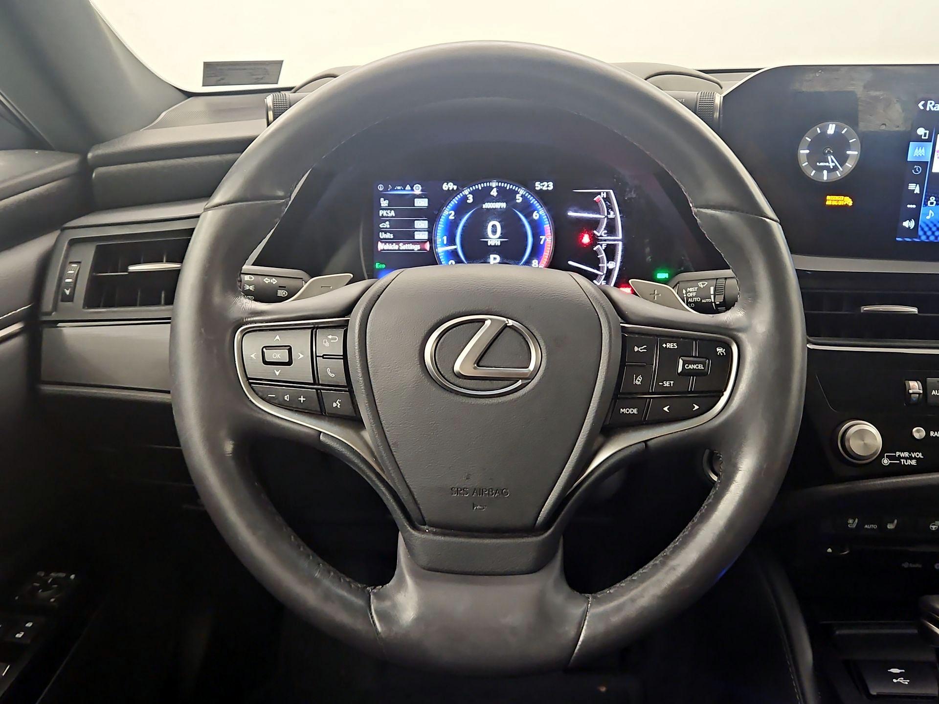 Thumbnail: 2022 Lexus ES - 10