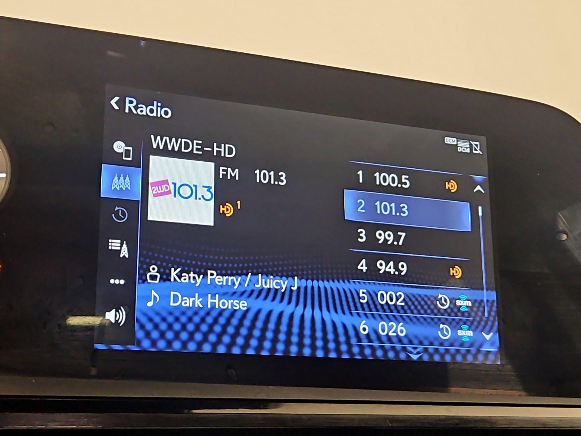 Thumbnail: 2022 Lexus ES - 15