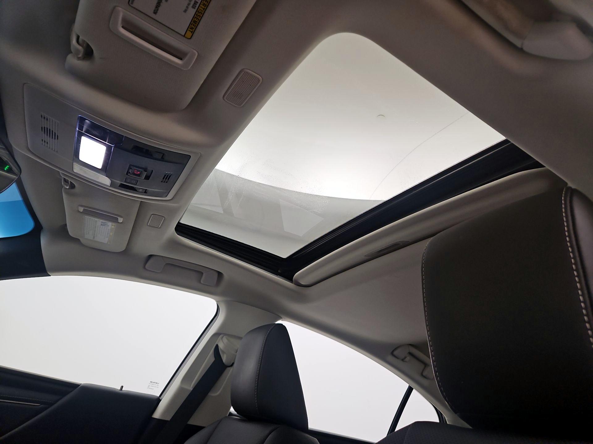 Thumbnail: 2022 Lexus ES - 19