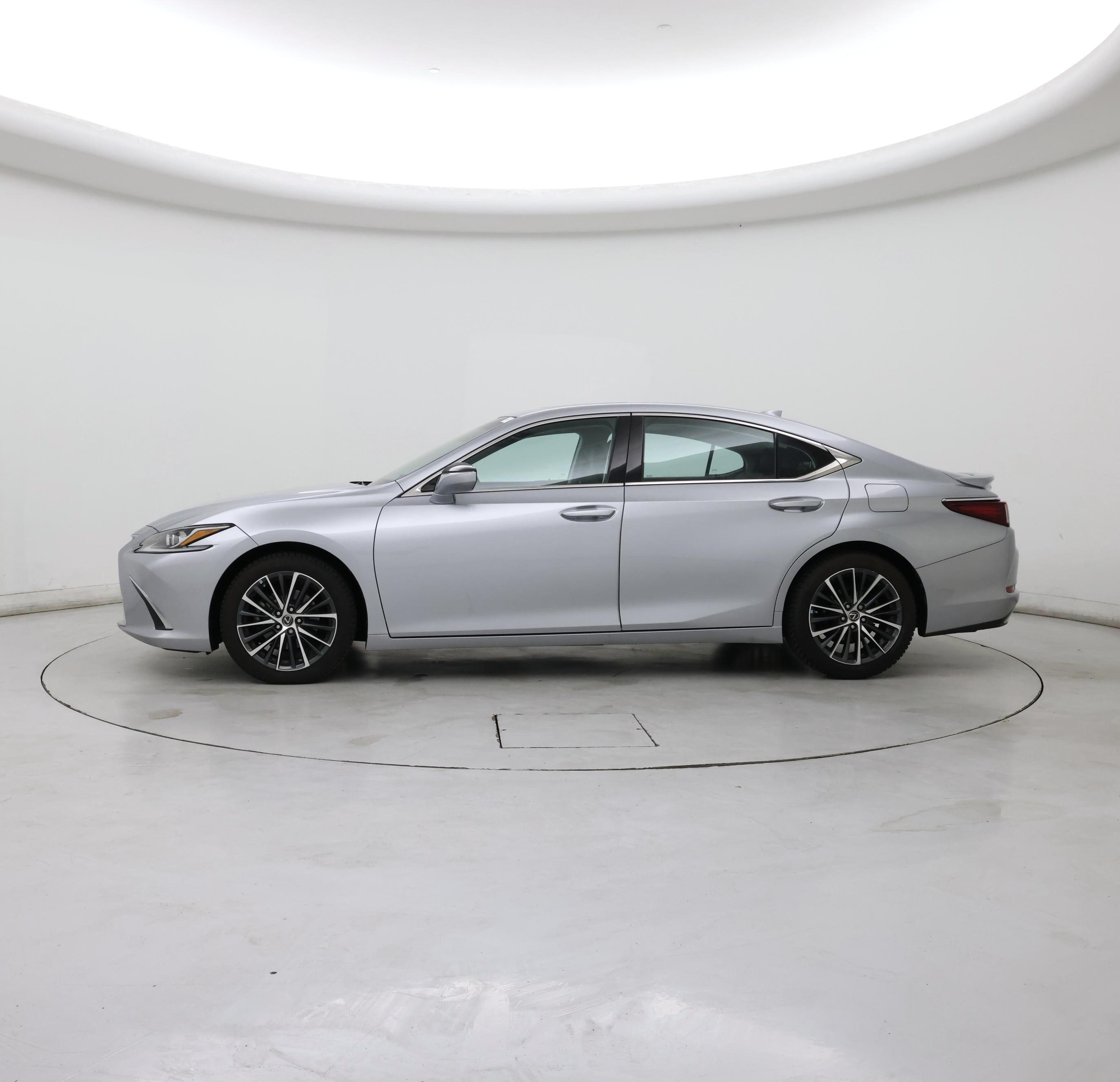Thumbnail: 2022 Lexus ES - 3