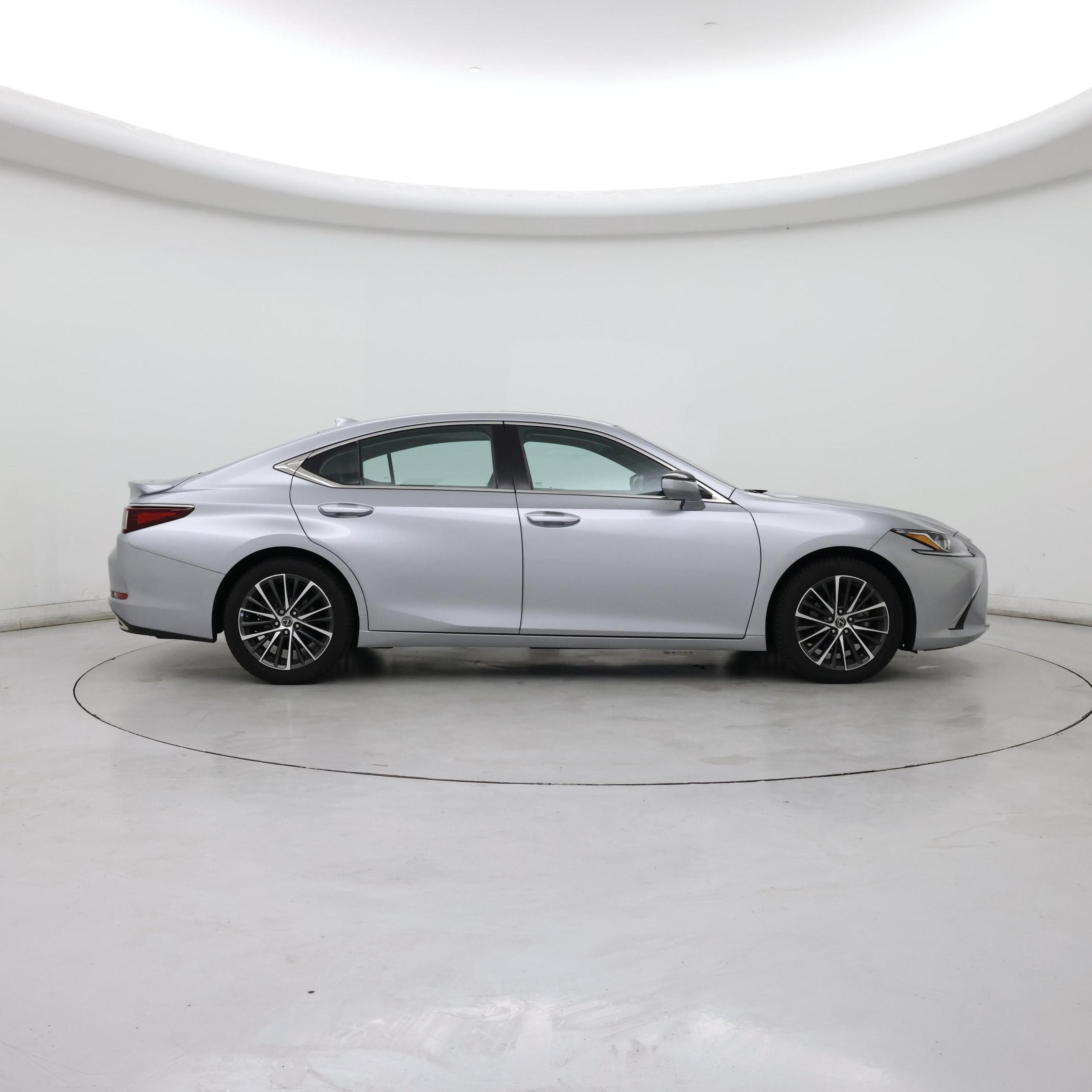 Thumbnail: 2022 Lexus ES - 7