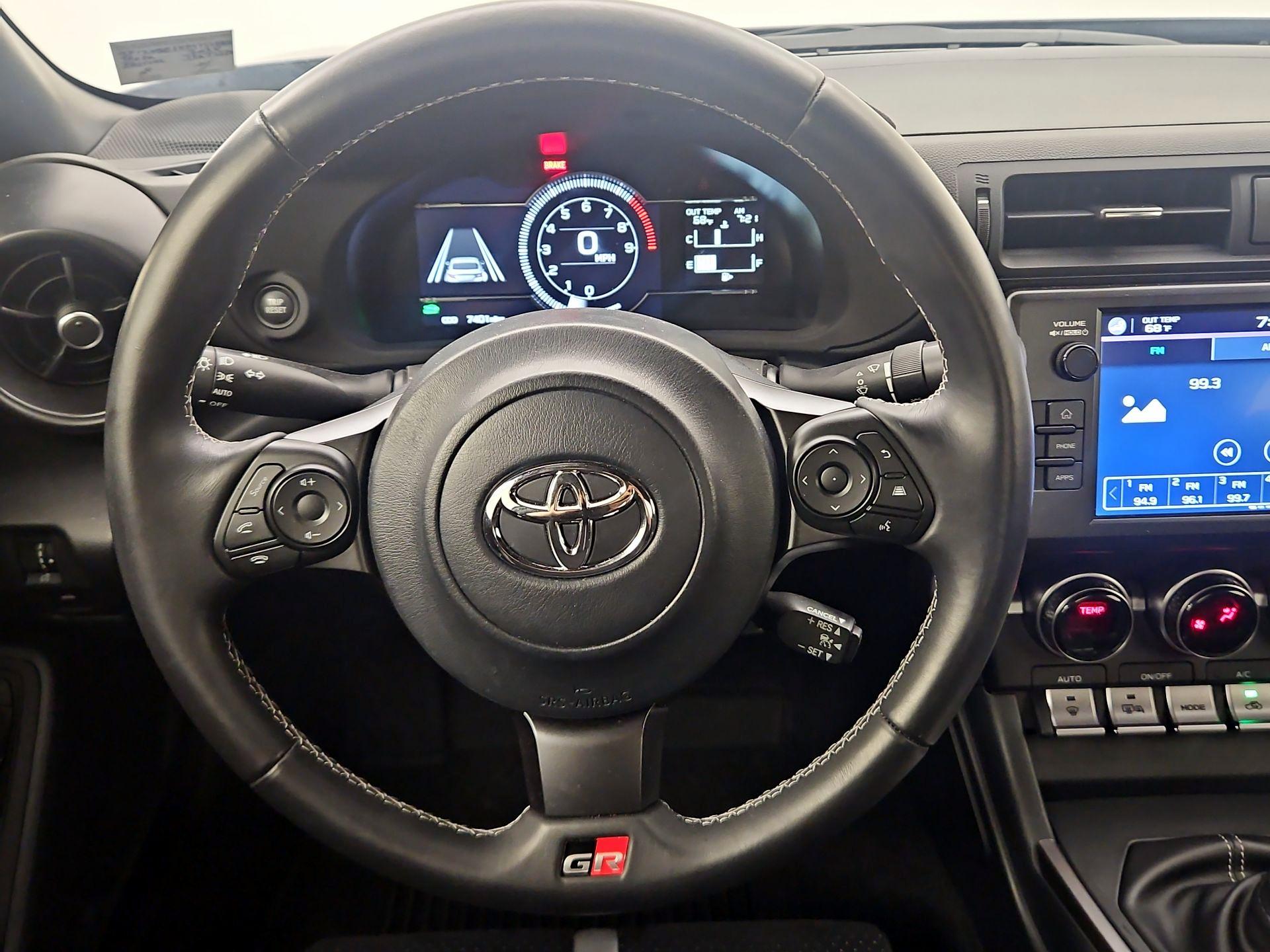 Thumbnail: 2024 Toyota GR86 - 10