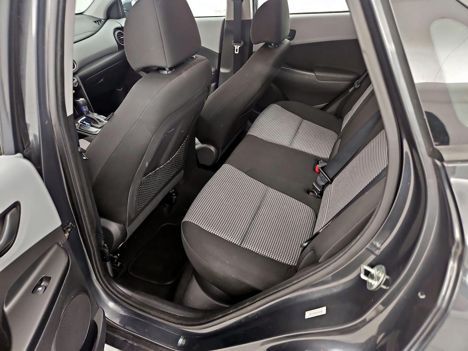 2020 Hyundai Kona SE - Photo 19