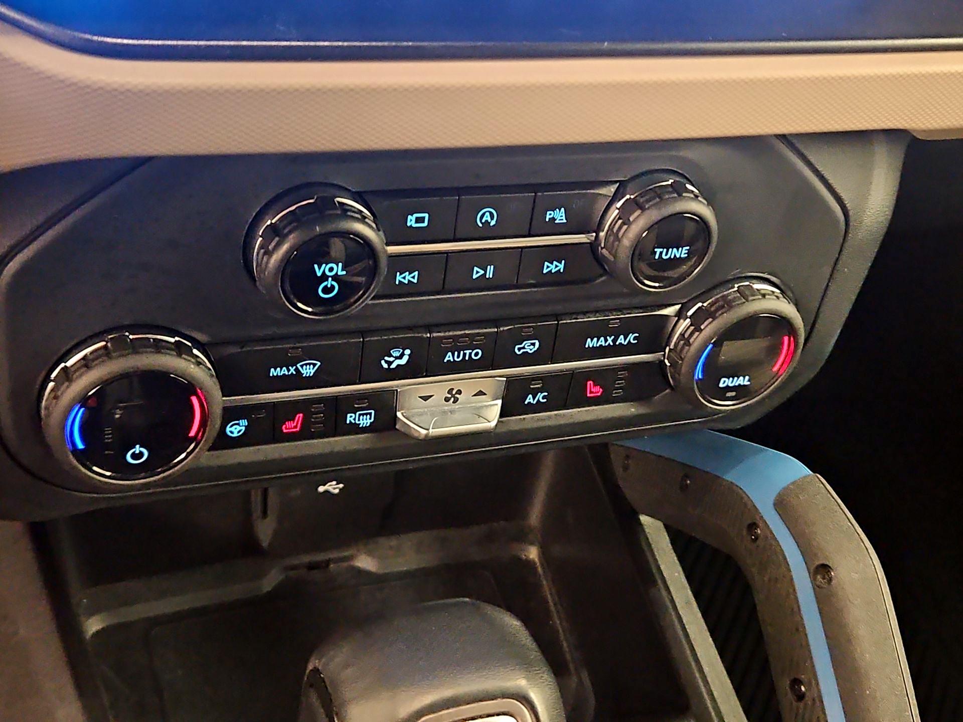 Thumbnail: 2022 Ford Bronco - 17