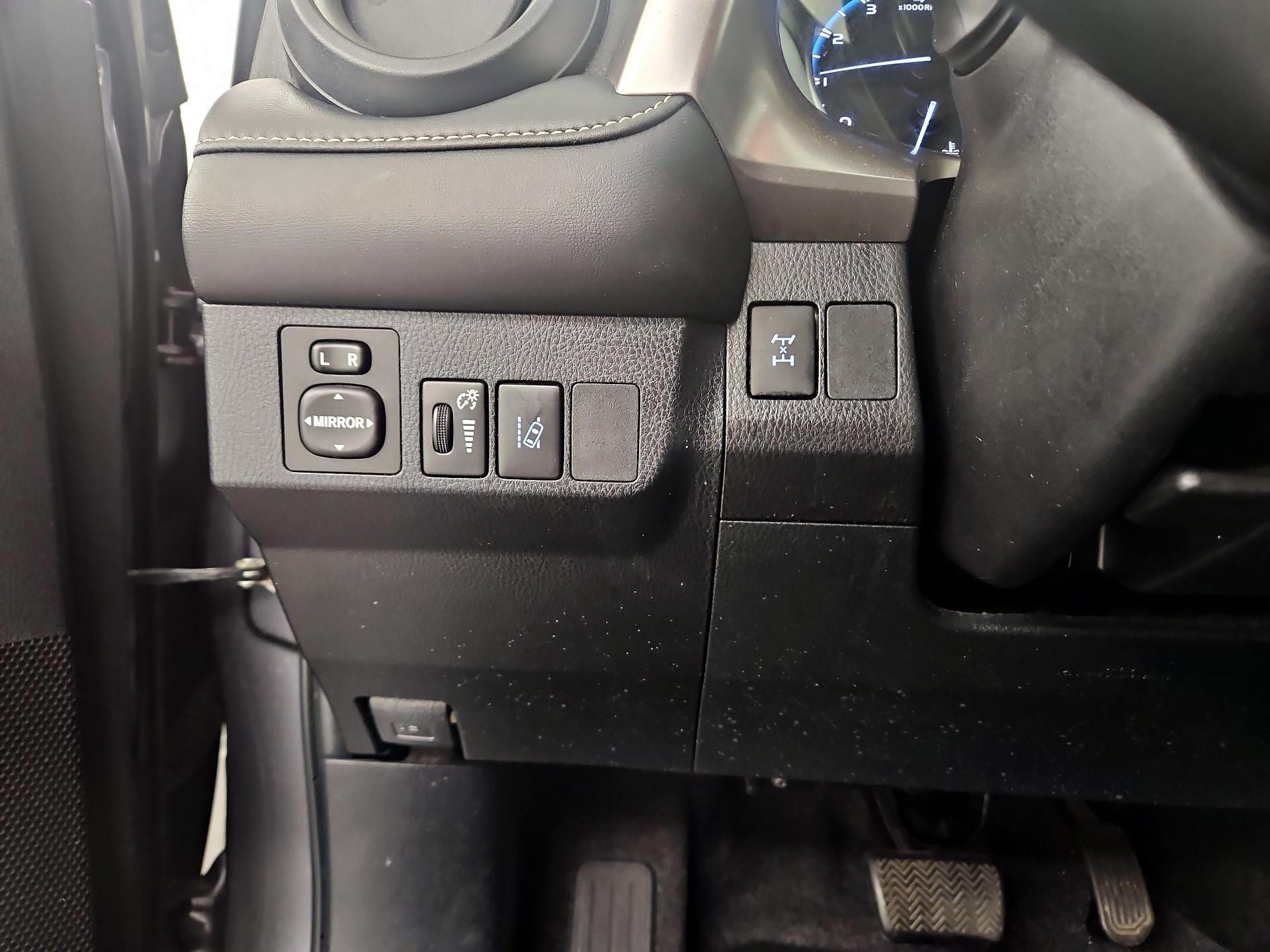 Thumbnail: 2017 Toyota RAV4 - 13