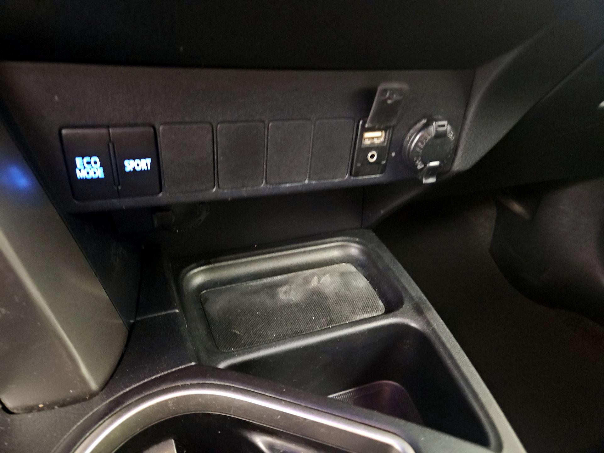 Thumbnail: 2017 Toyota RAV4 - 17