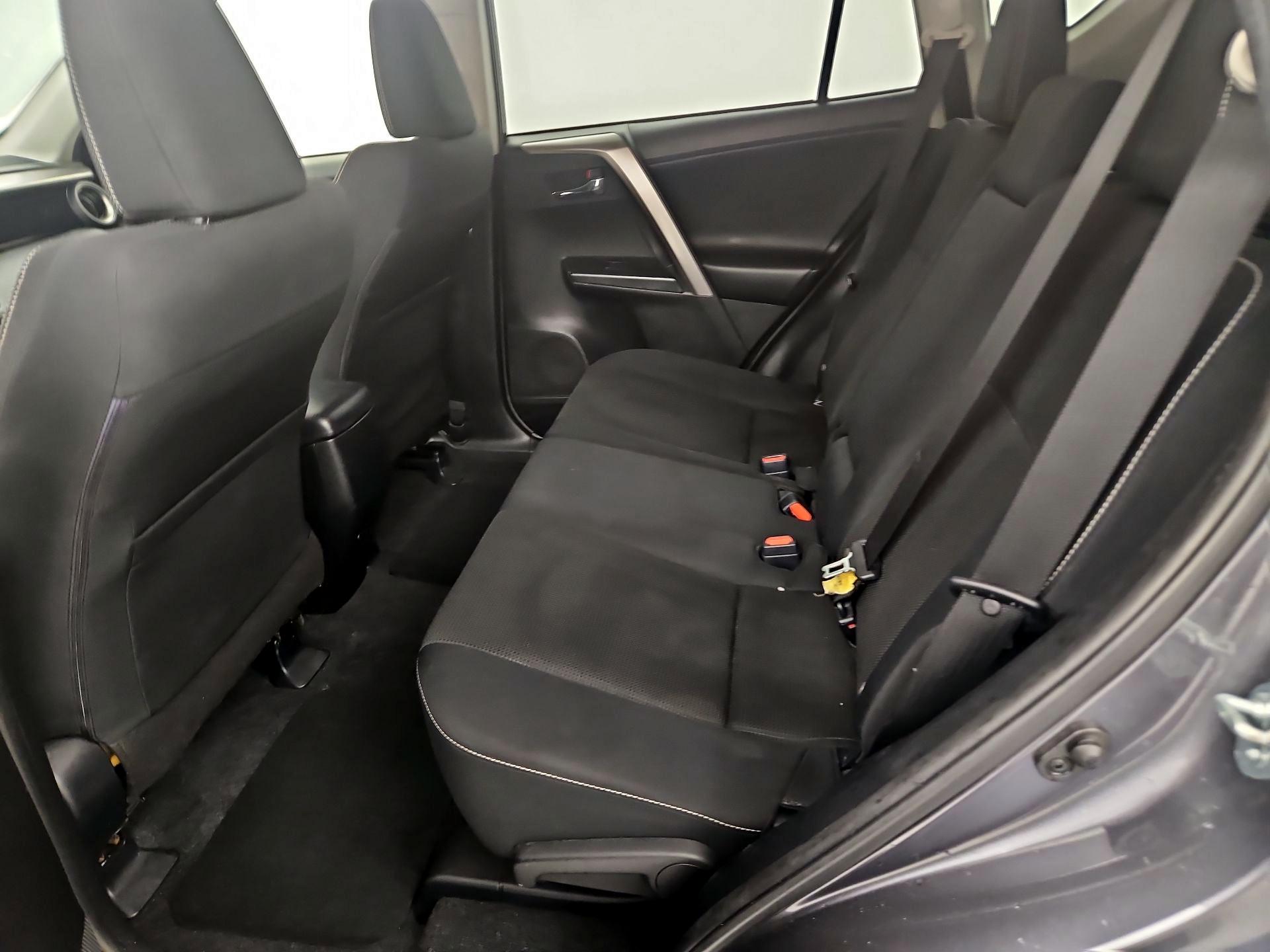 Thumbnail: 2017 Toyota RAV4 - 18