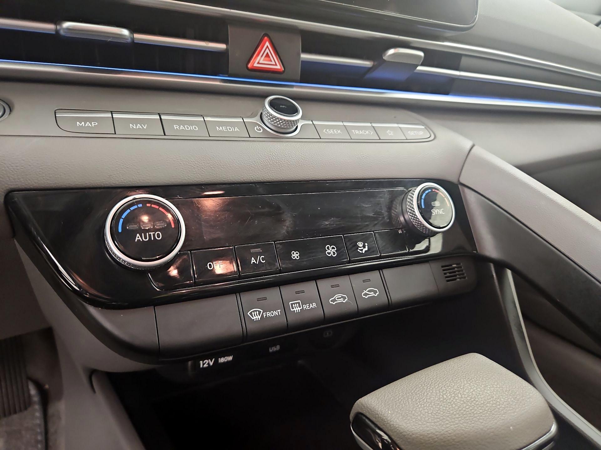 Thumbnail: 2024 Hyundai Elantra - 17