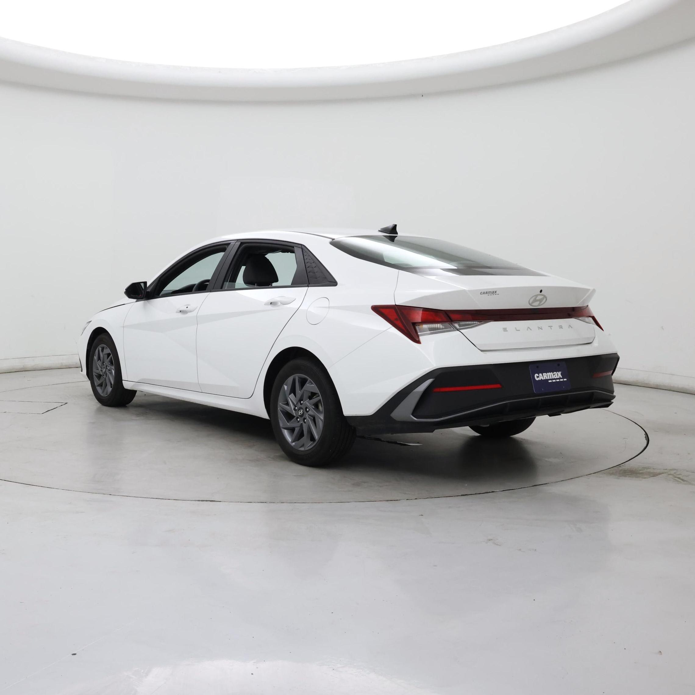 Thumbnail: 2024 Hyundai Elantra - 2