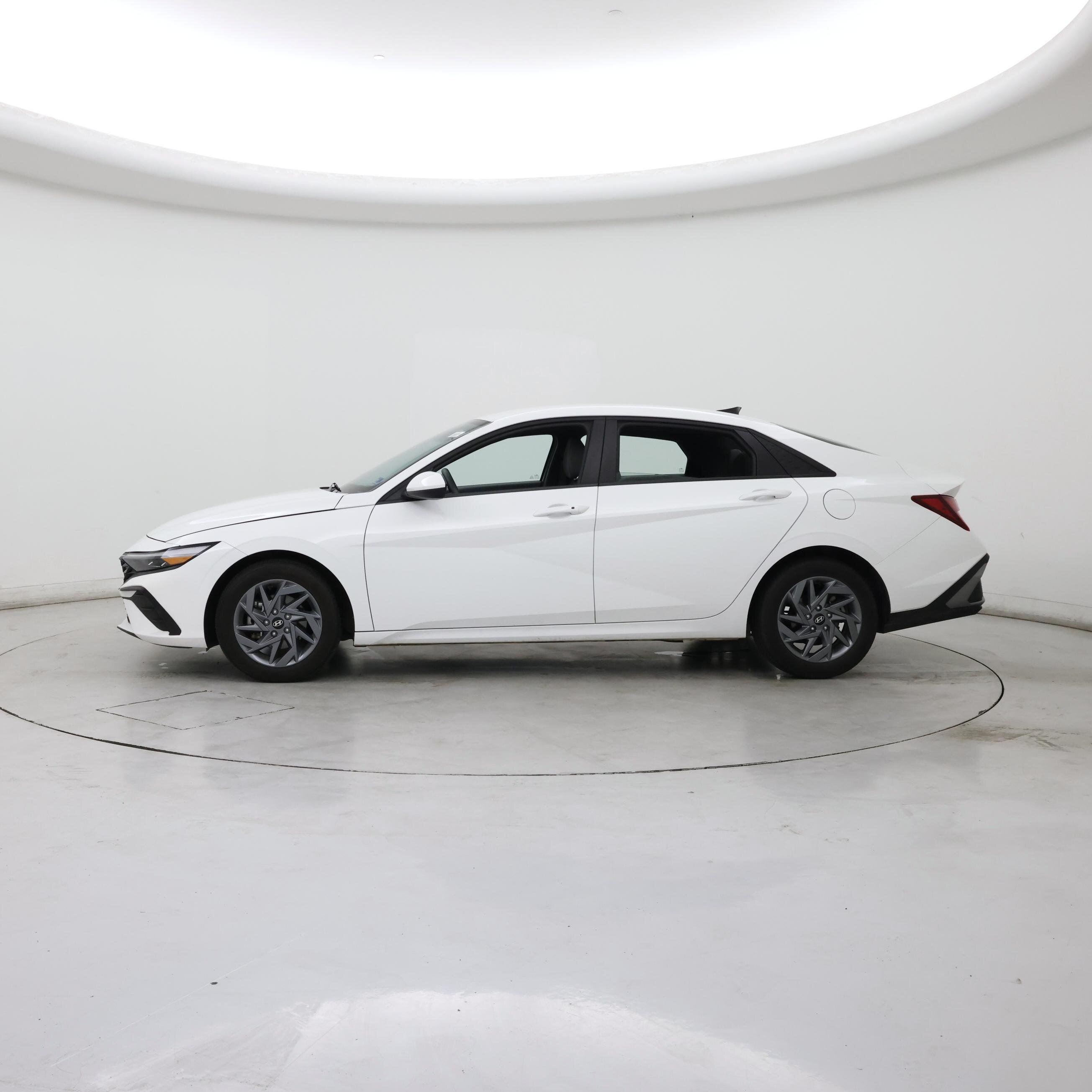 Thumbnail: 2024 Hyundai Elantra - 3