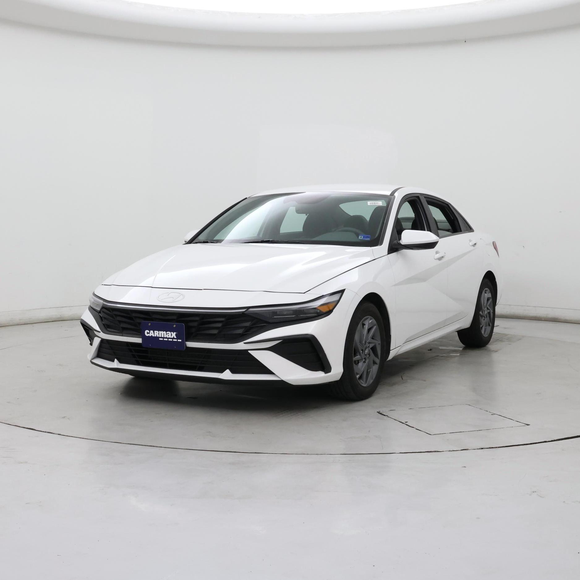 Thumbnail: 2024 Hyundai Elantra - 4