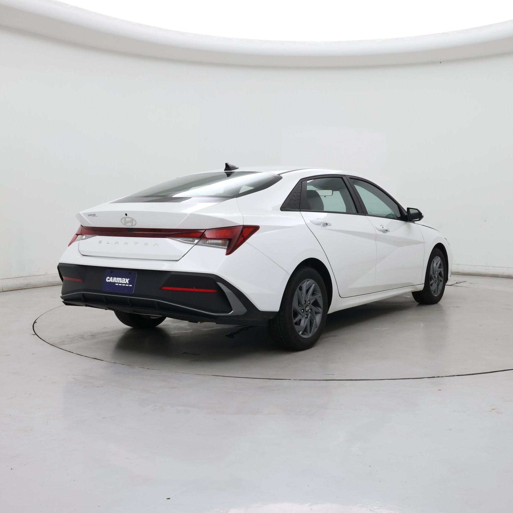 Thumbnail: 2024 Hyundai Elantra - 8