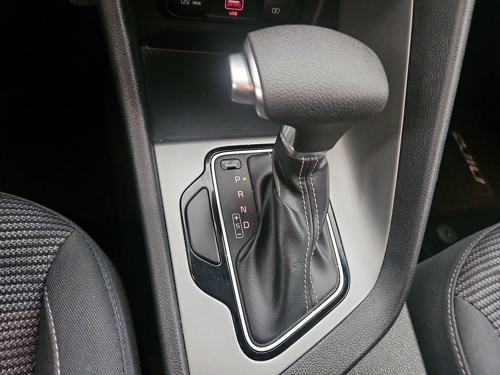 Thumbnail: 2022 Kia Niro - 17