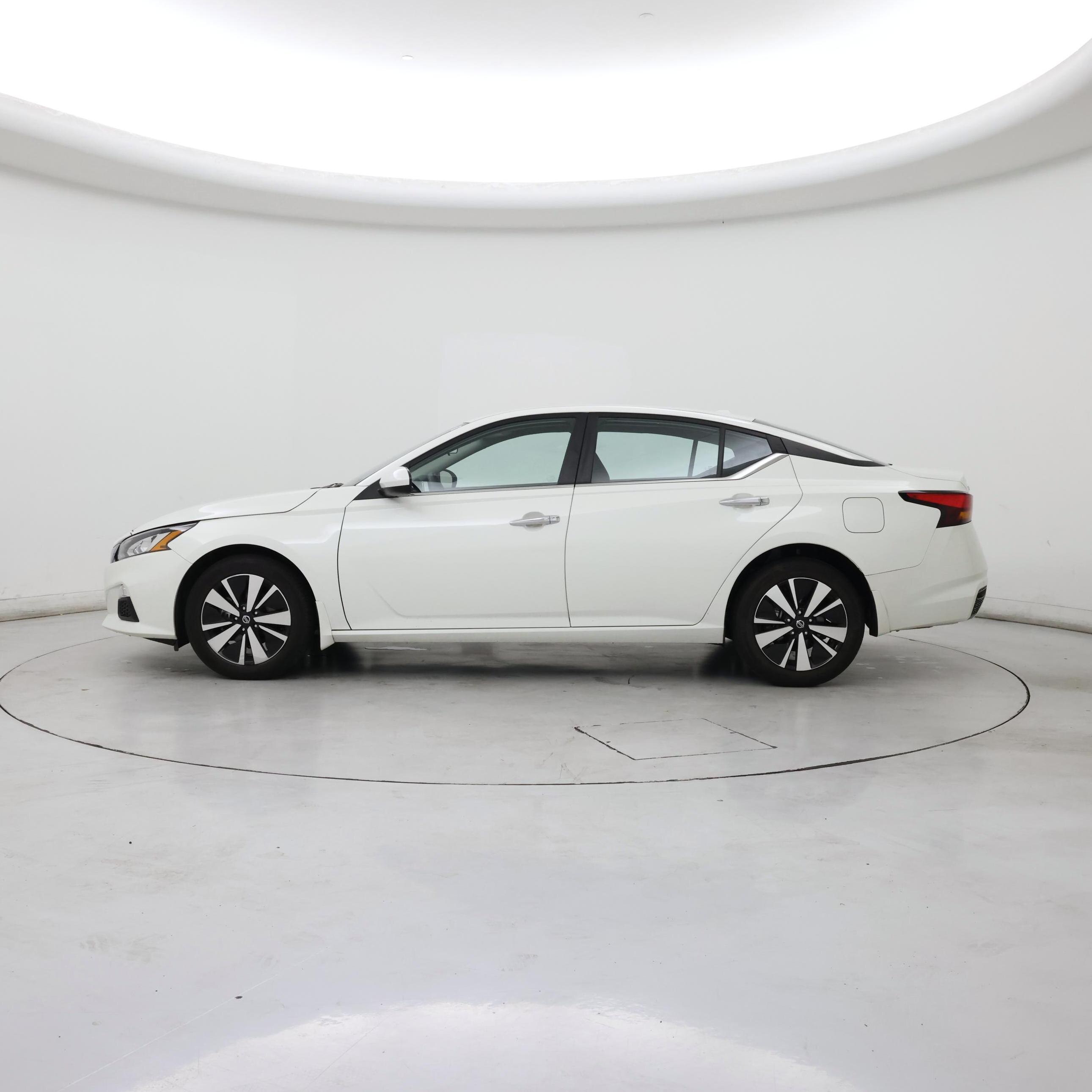 Thumbnail: 2022 Nissan Altima - 3