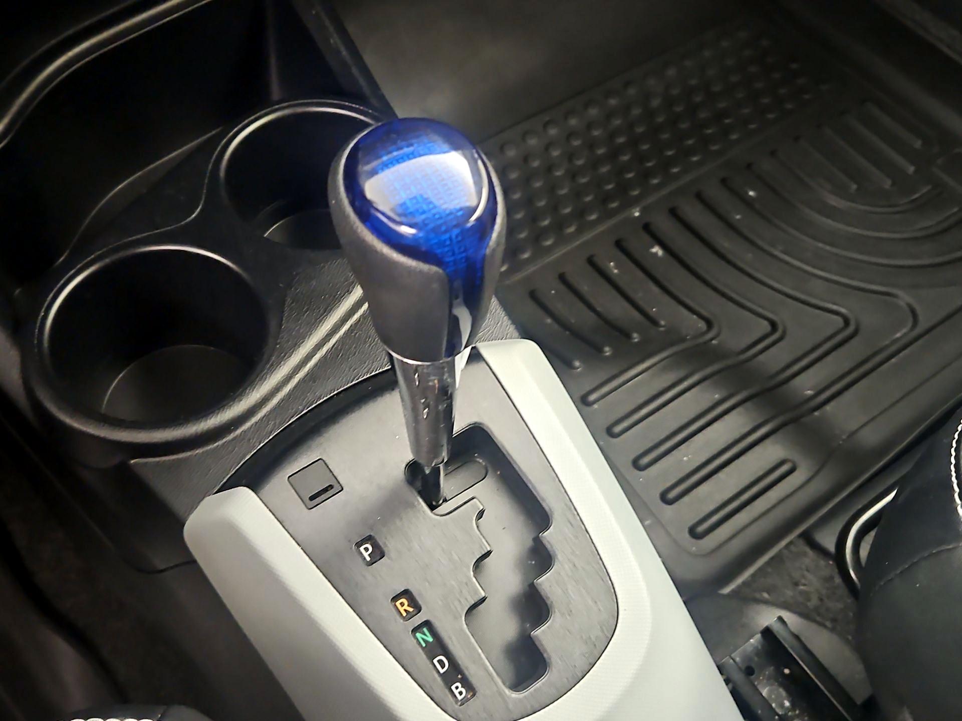 Thumbnail: 2014 Toyota Prius c - 16
