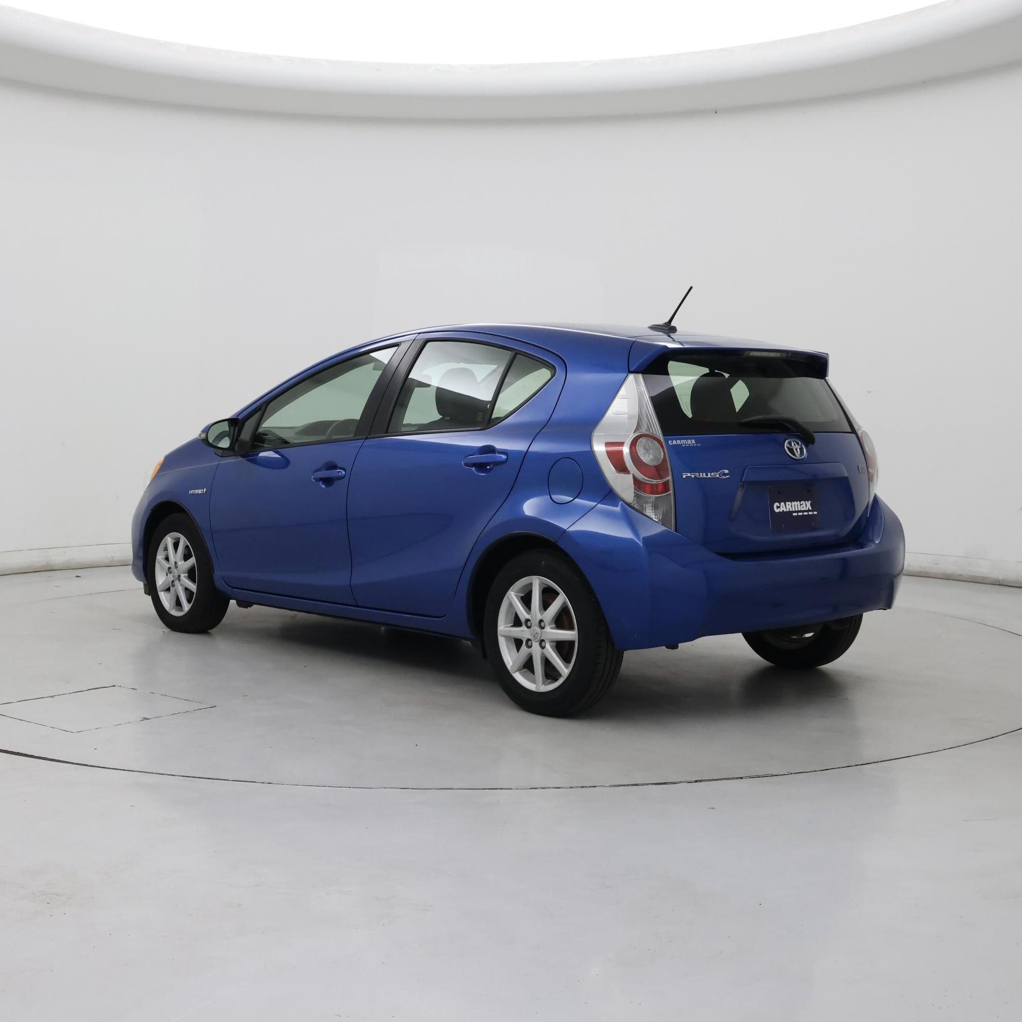 Thumbnail: 2014 Toyota Prius c - 2