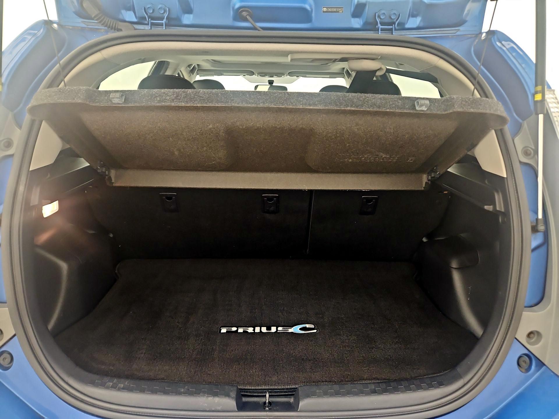 Thumbnail: 2014 Toyota Prius c - 20