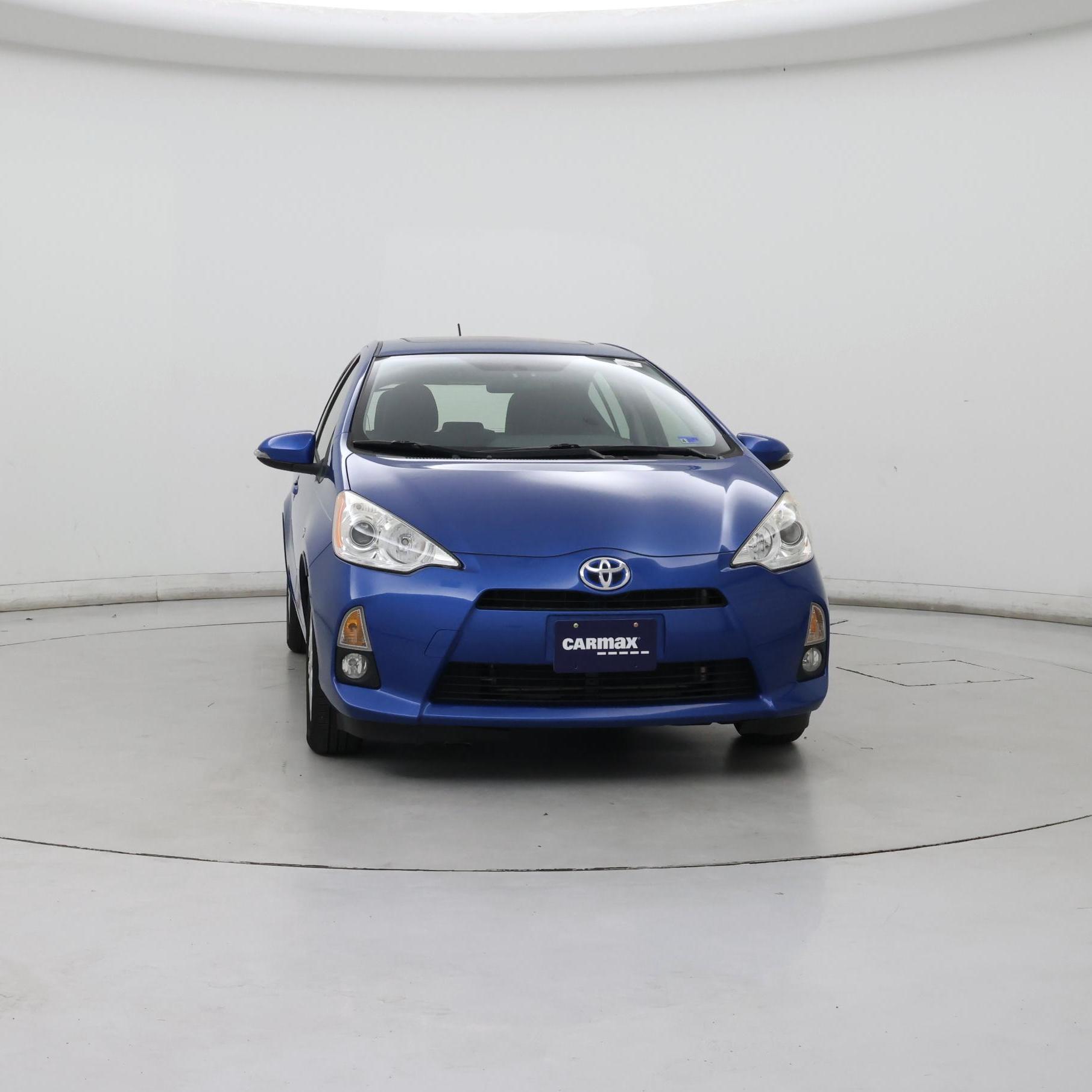 Thumbnail: 2014 Toyota Prius c - 5