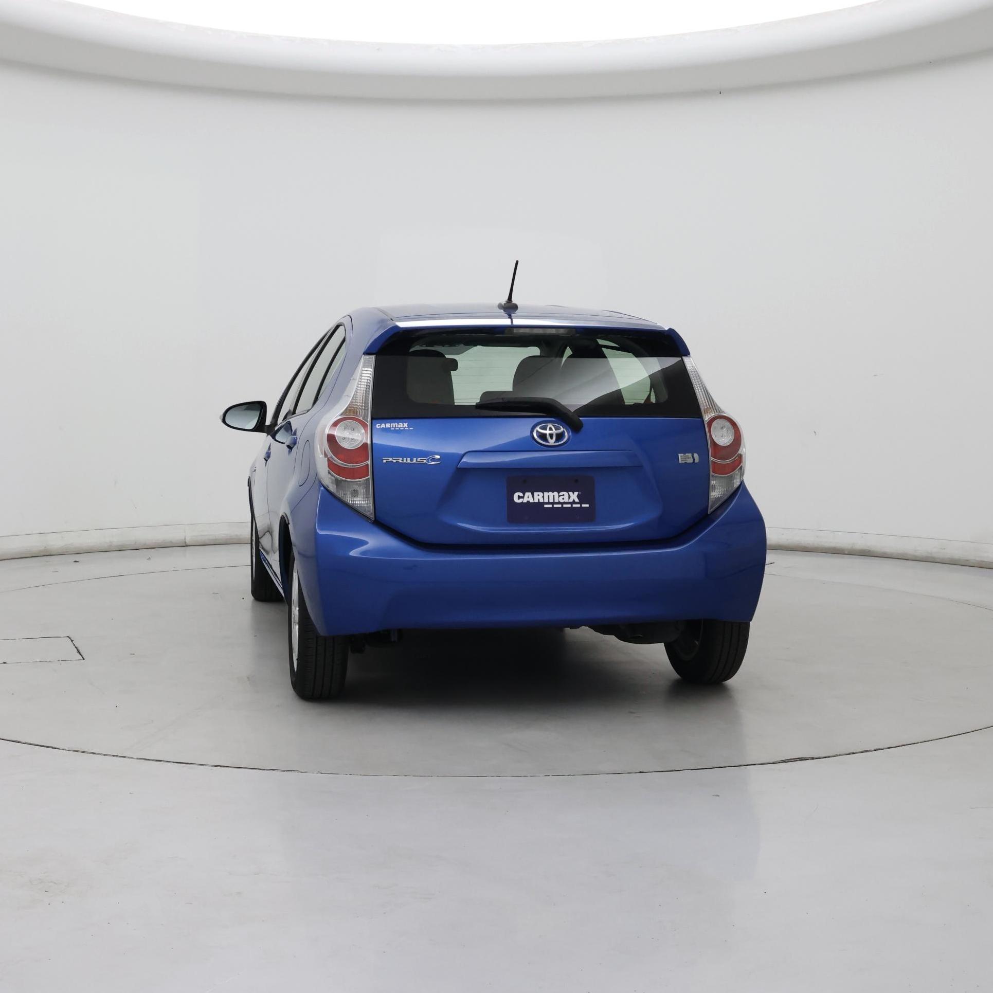 Thumbnail: 2014 Toyota Prius c - 6