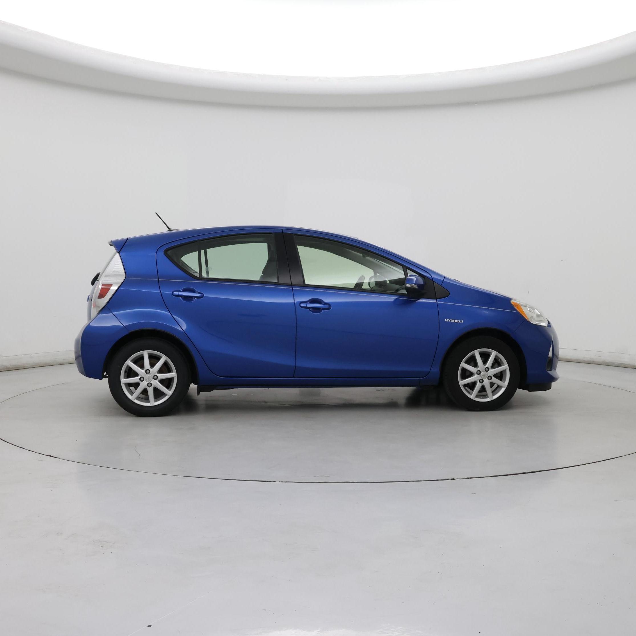 Thumbnail: 2014 Toyota Prius c - 7