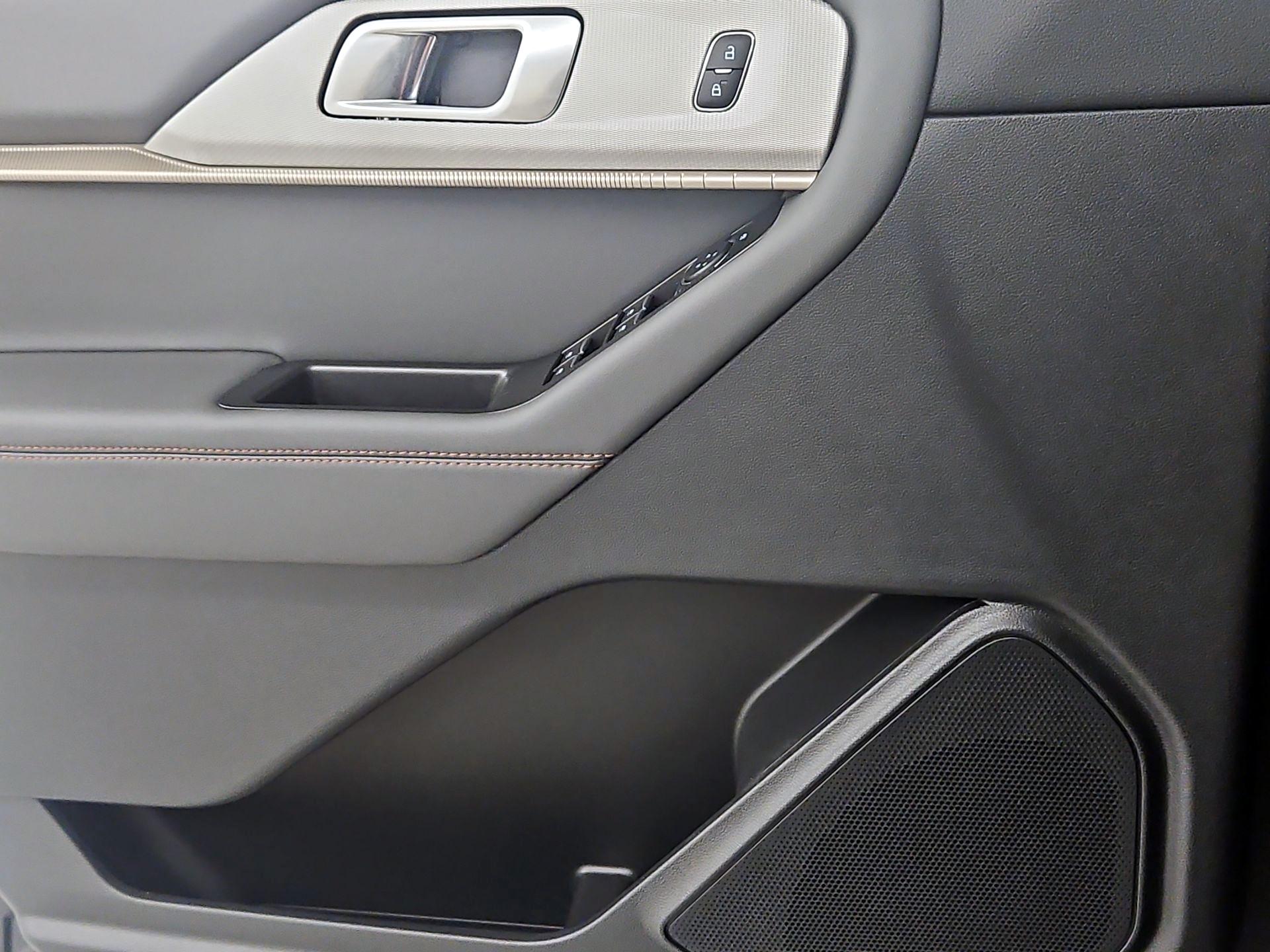 Thumbnail: 2025 Ford Explorer - 12