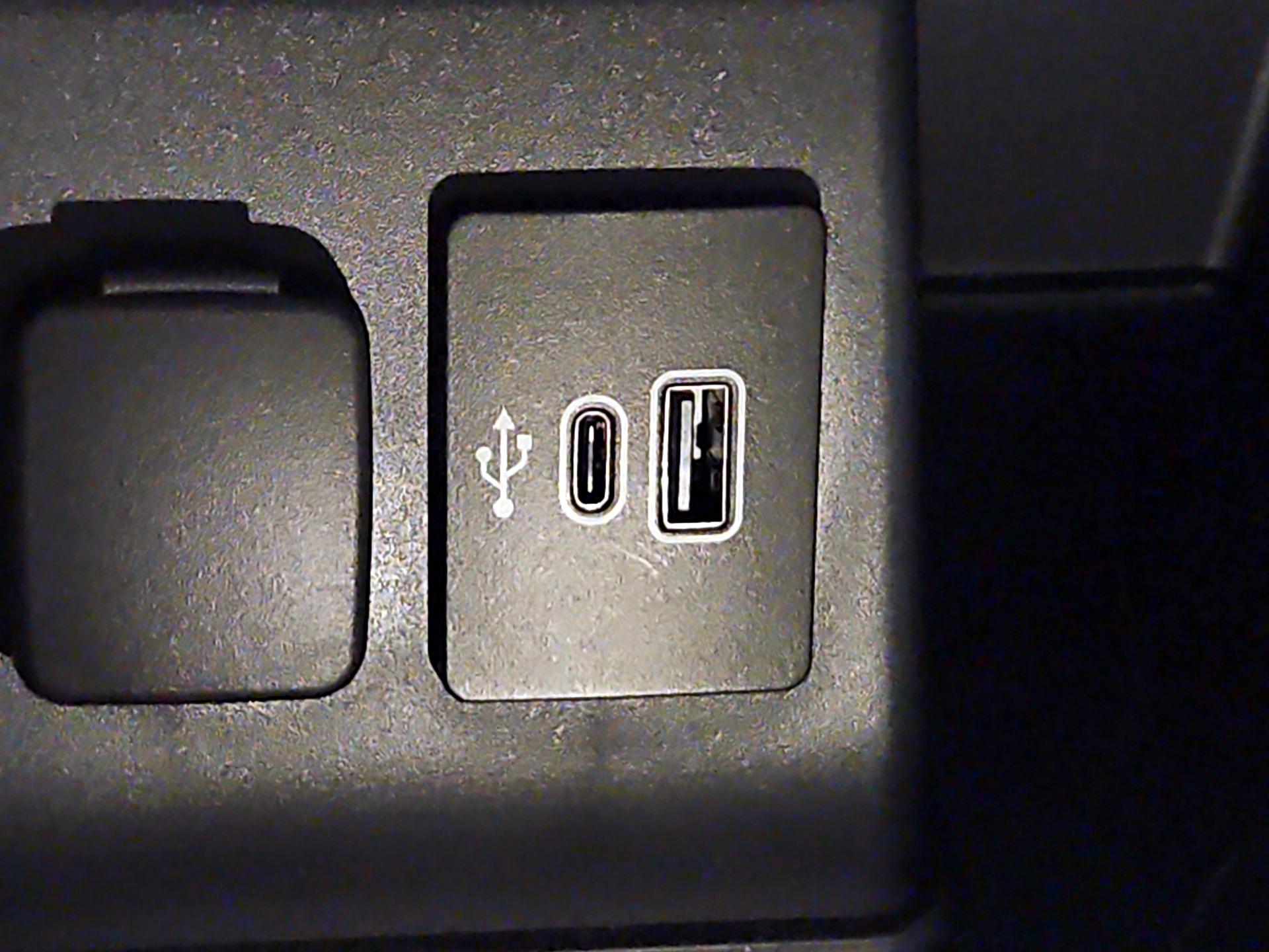 Thumbnail: 2025 Ford Explorer - 18