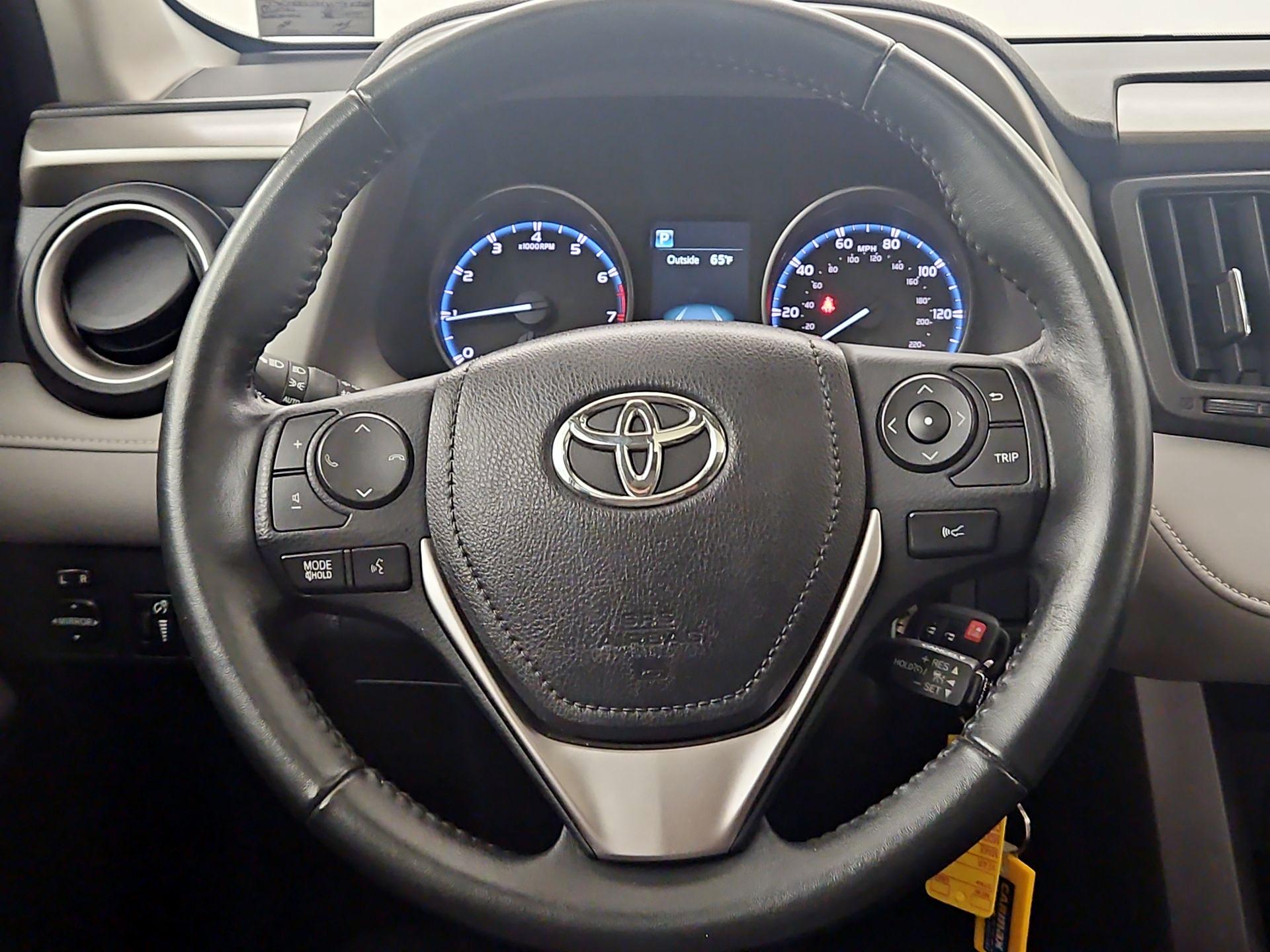 Thumbnail: 2017 Toyota RAV4 - 10